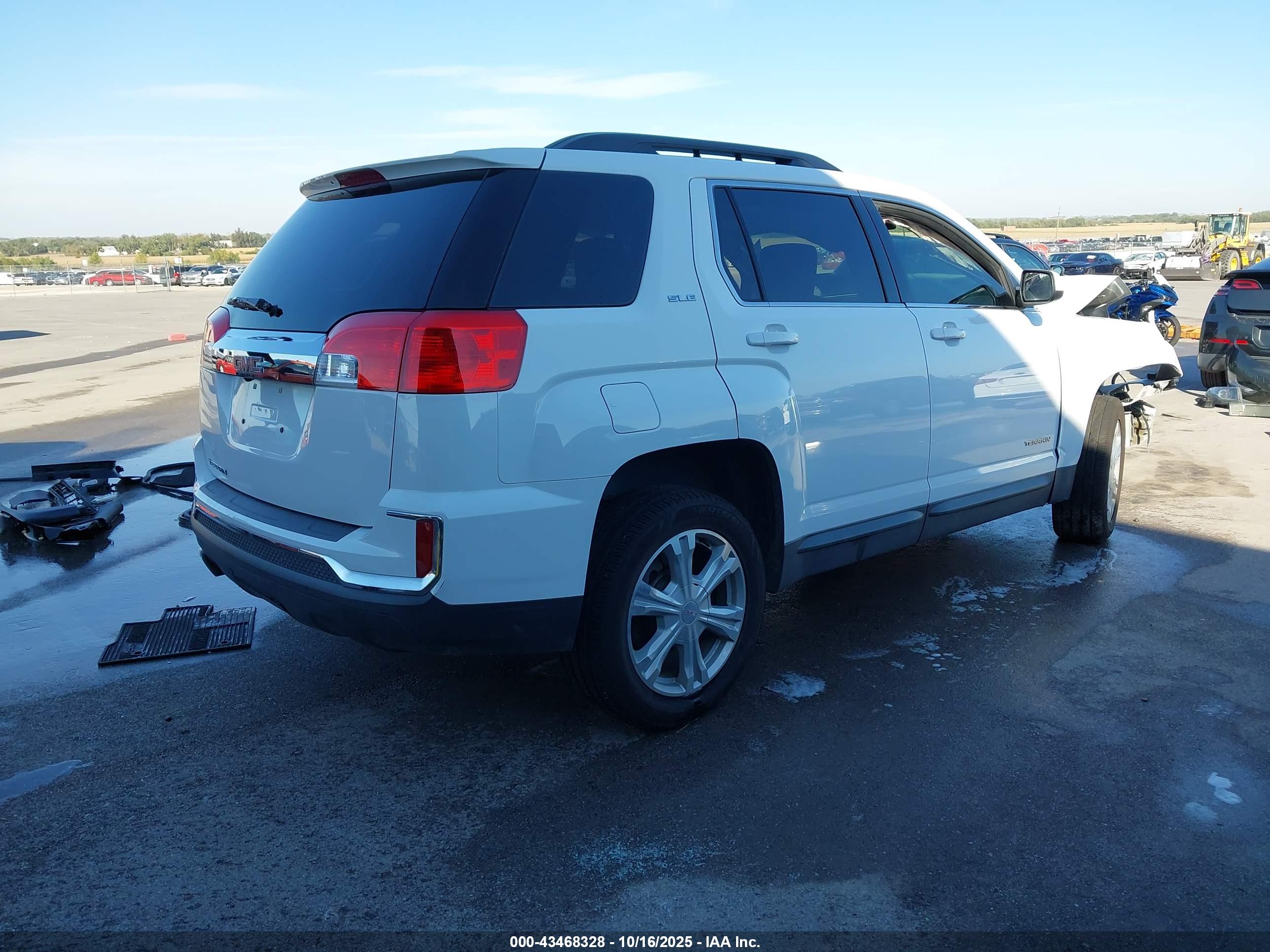GMC TERRAIN image 4