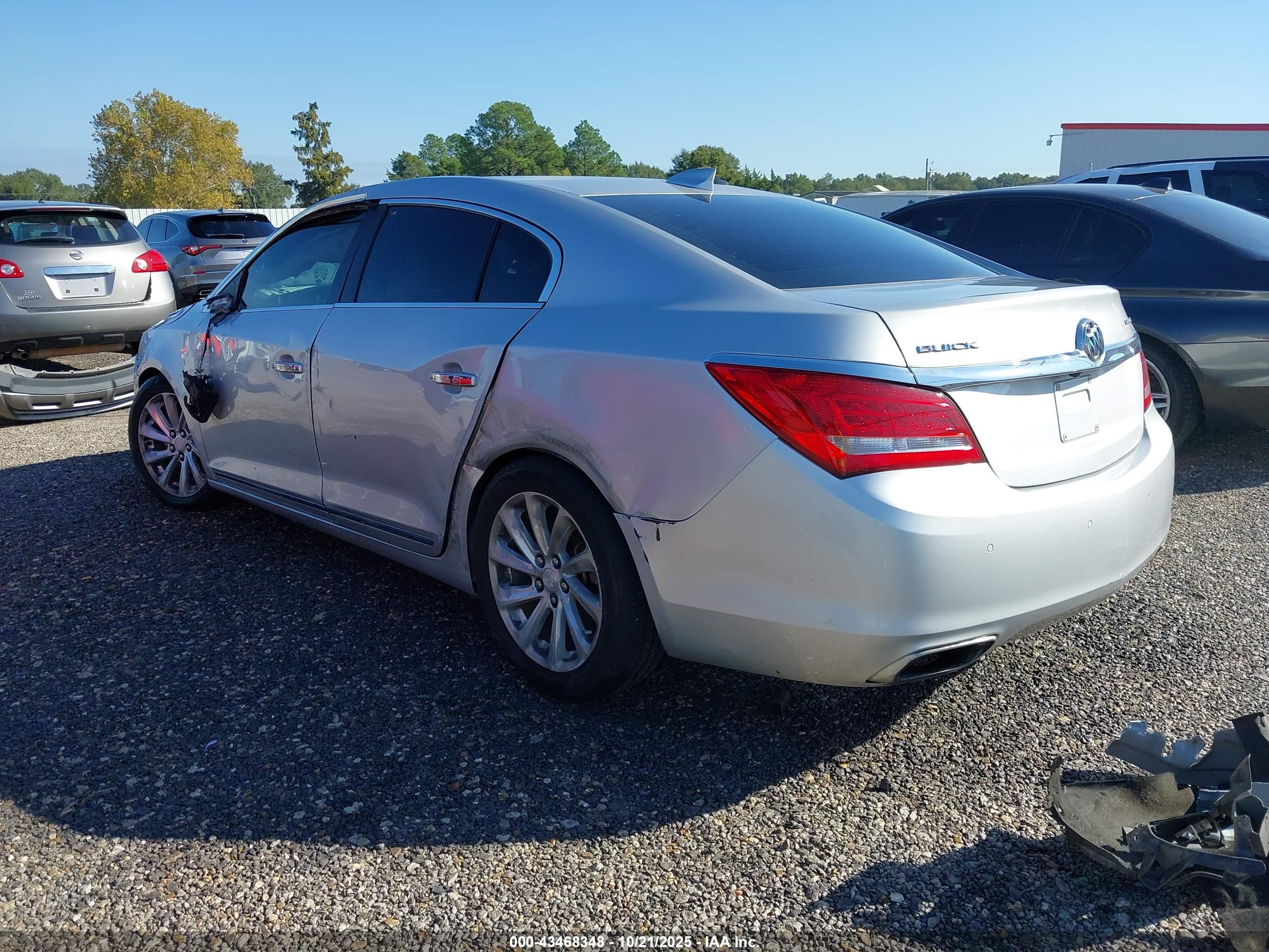 BUICK LACROSSE image 3