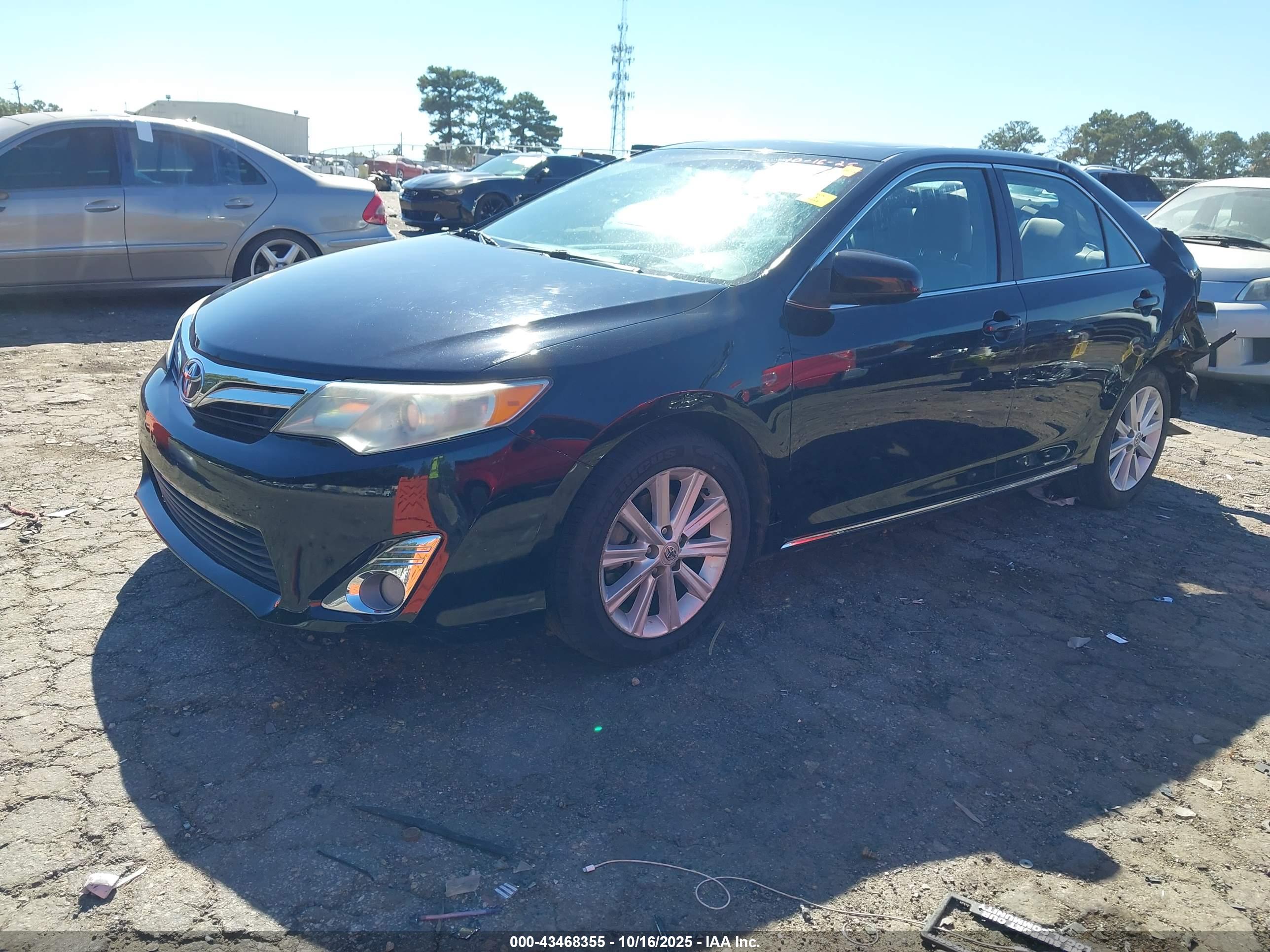 TOYOTA CAMRY image 2