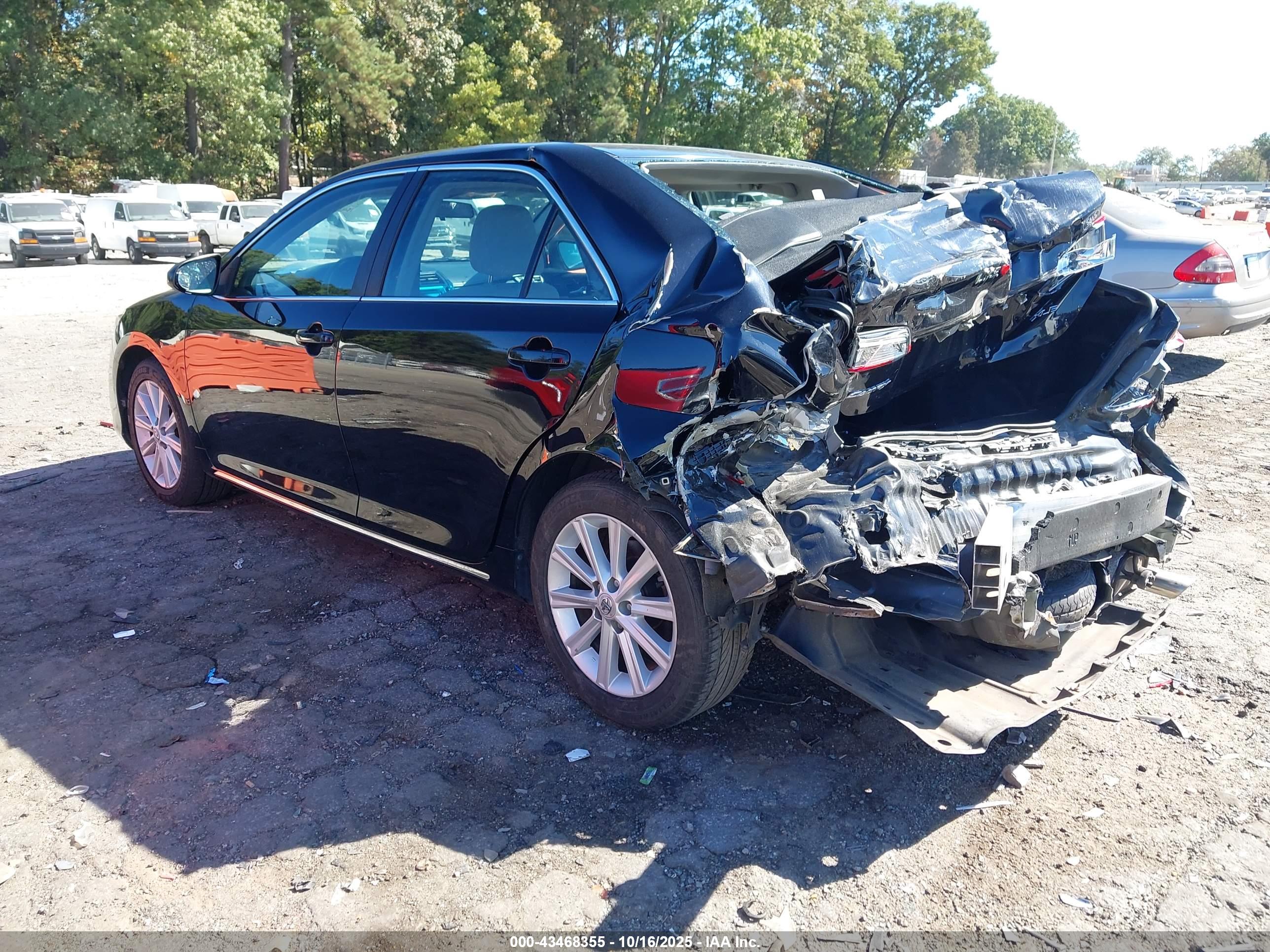 TOYOTA CAMRY image 3