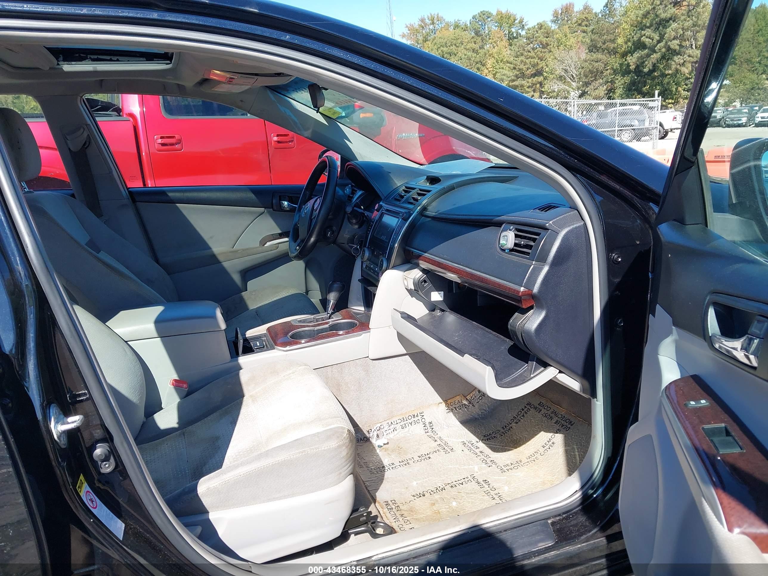 TOYOTA CAMRY image 5