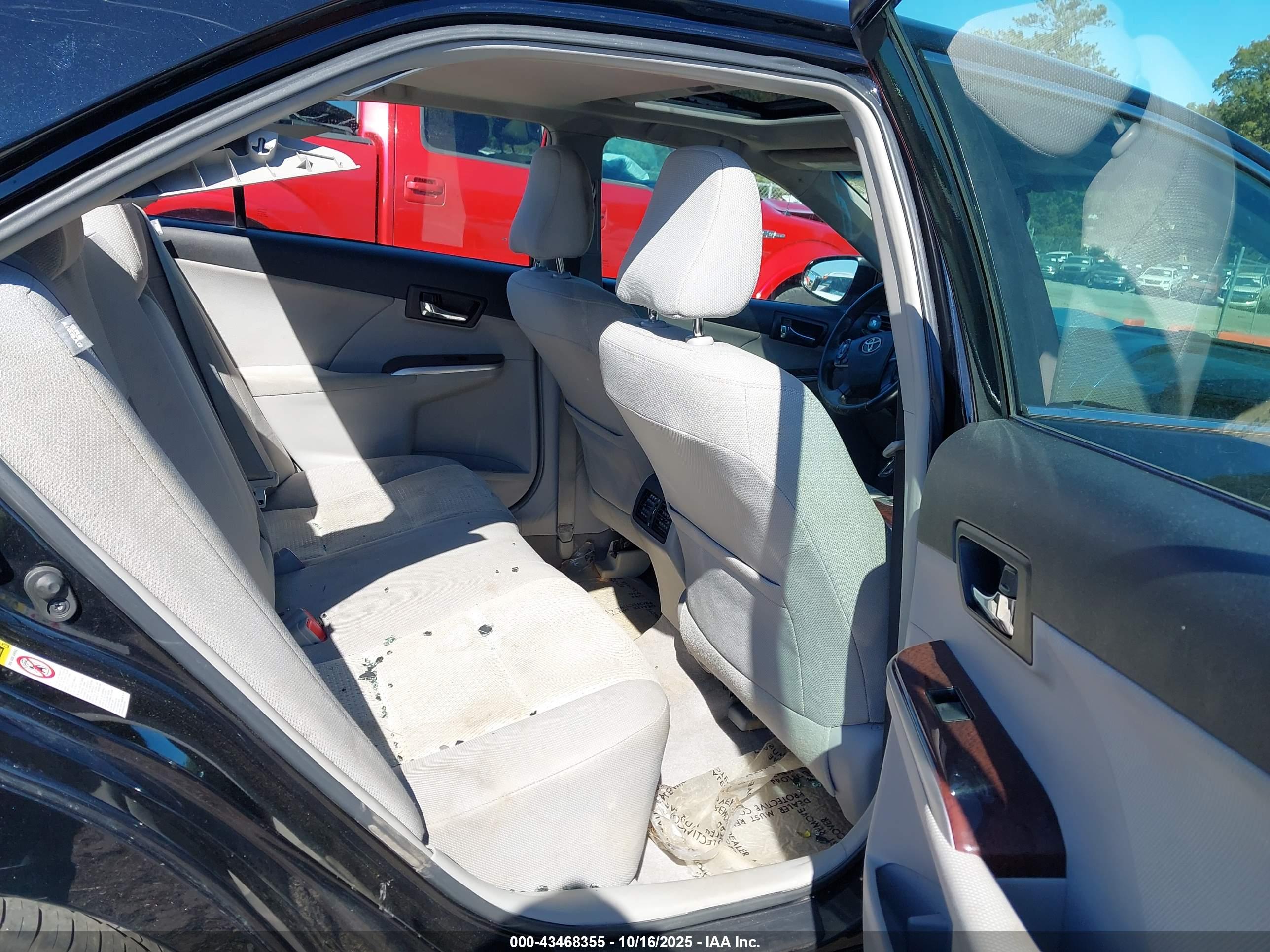 TOYOTA CAMRY image 8