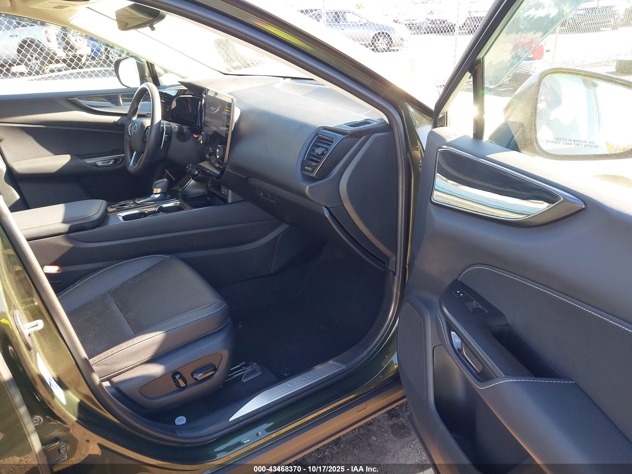 LEXUS NX image 5