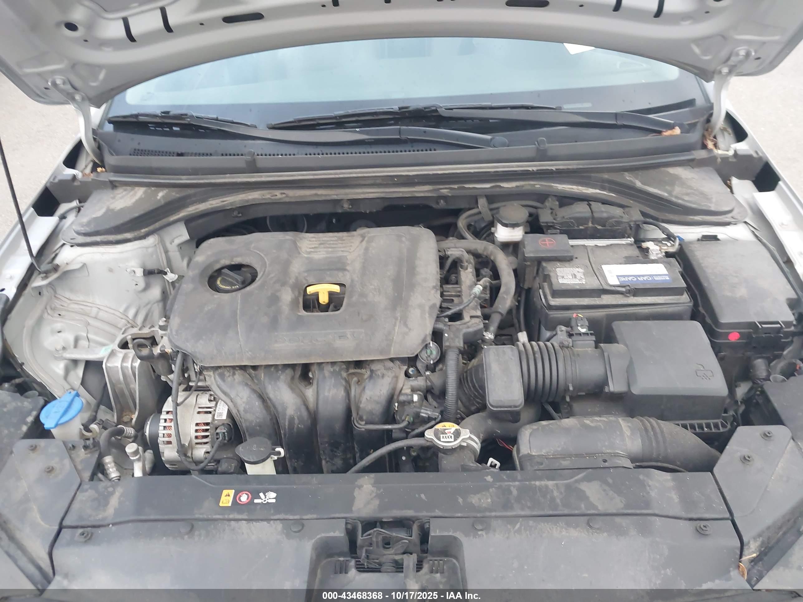 HYUNDAI ELANTRA image 10