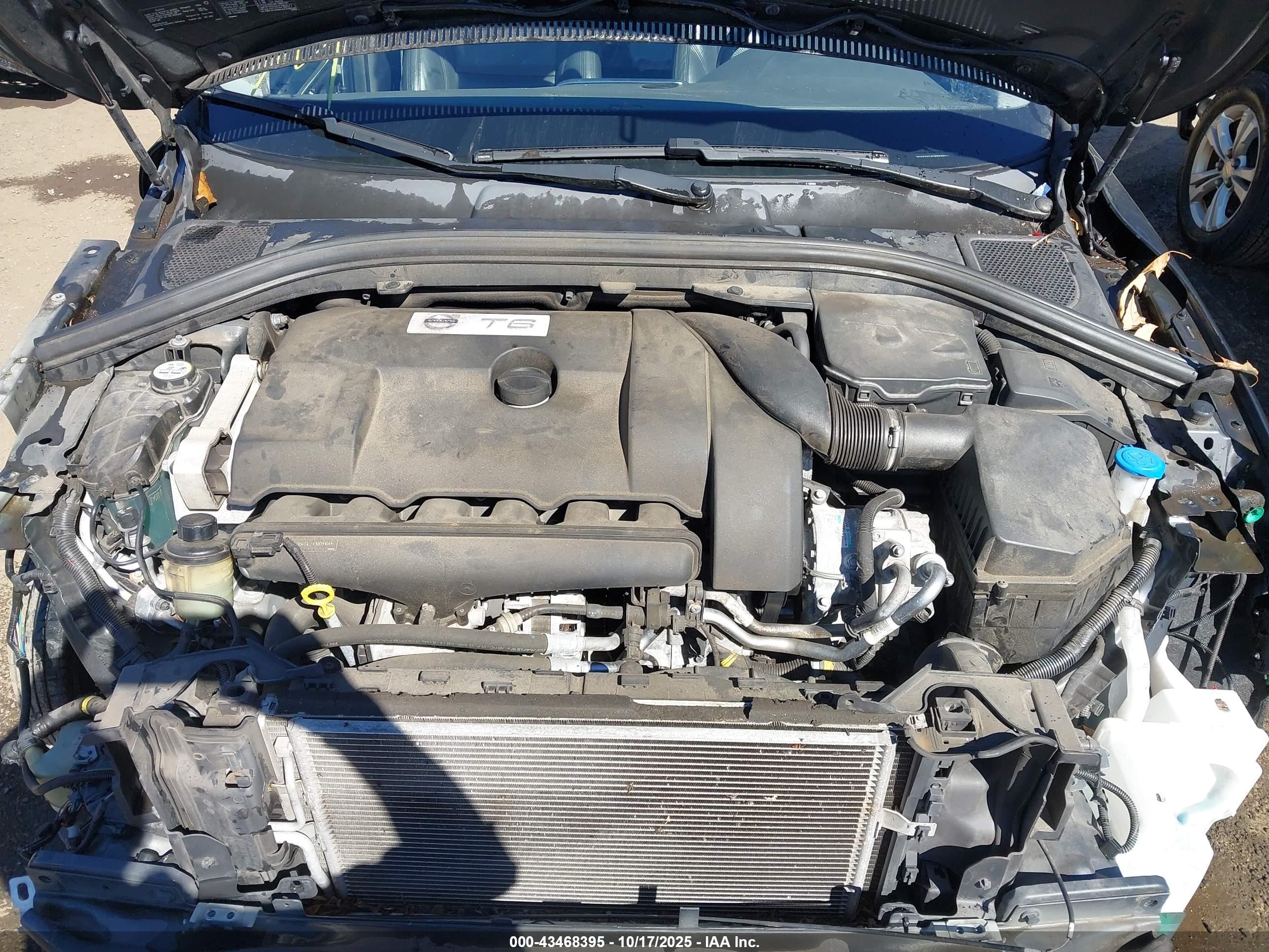 VOLVO XC60 image 10