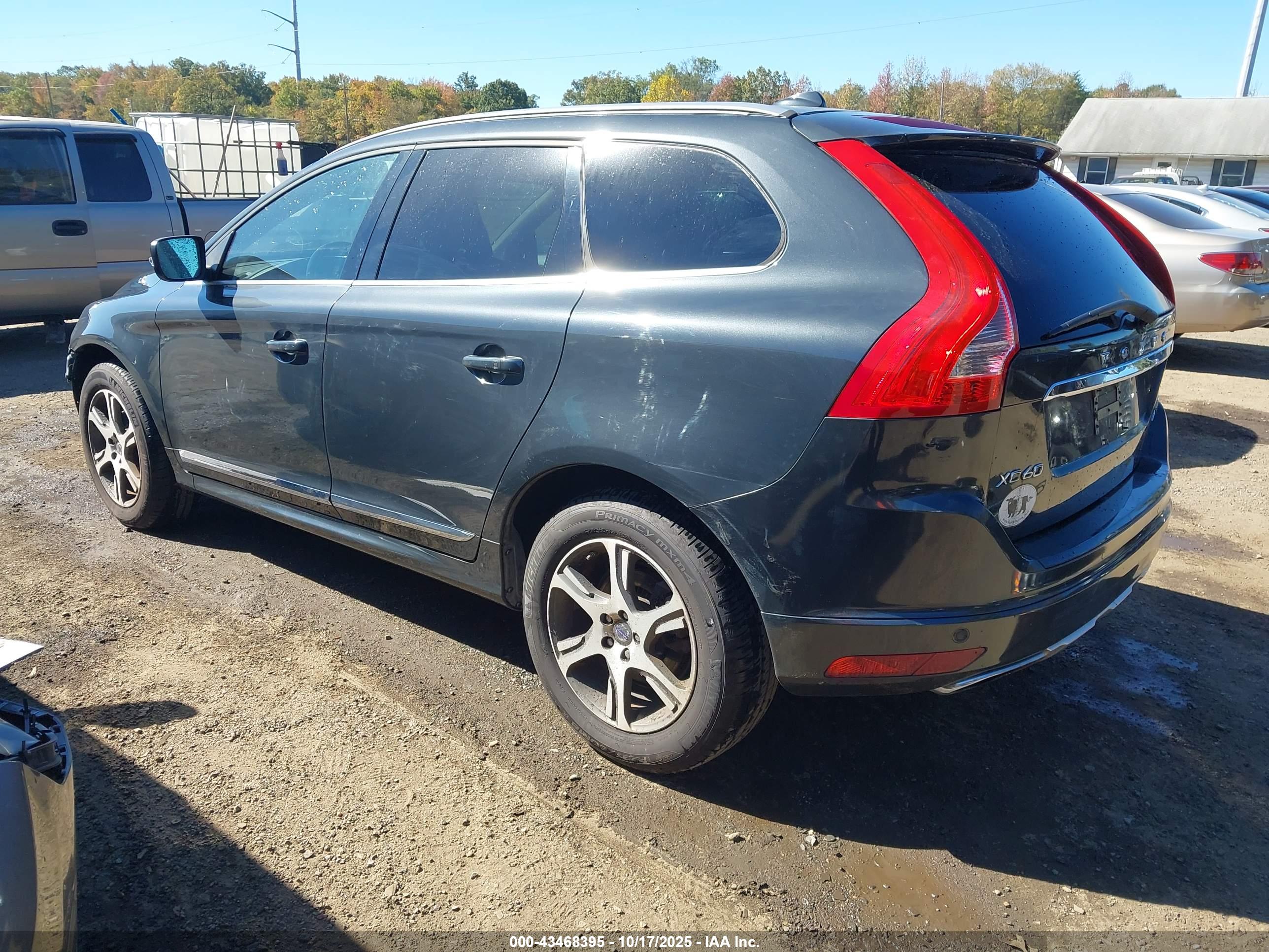 VOLVO XC60 image 3