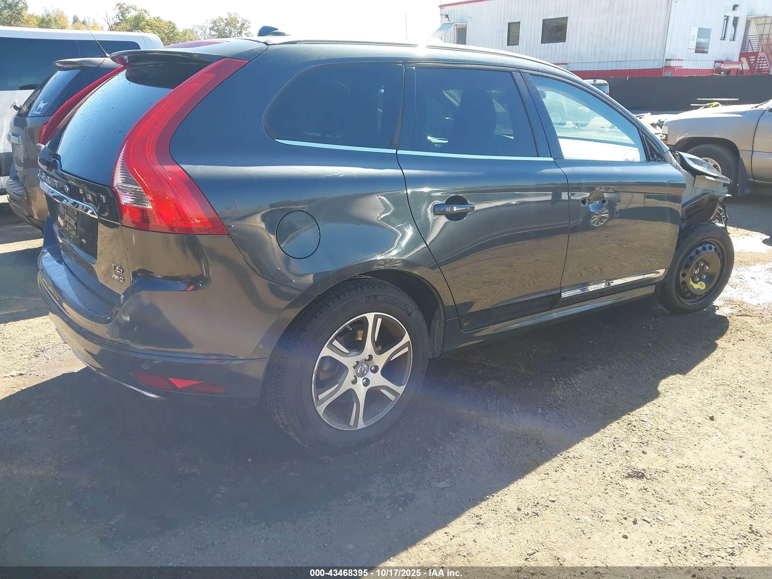 VOLVO XC60 image 4