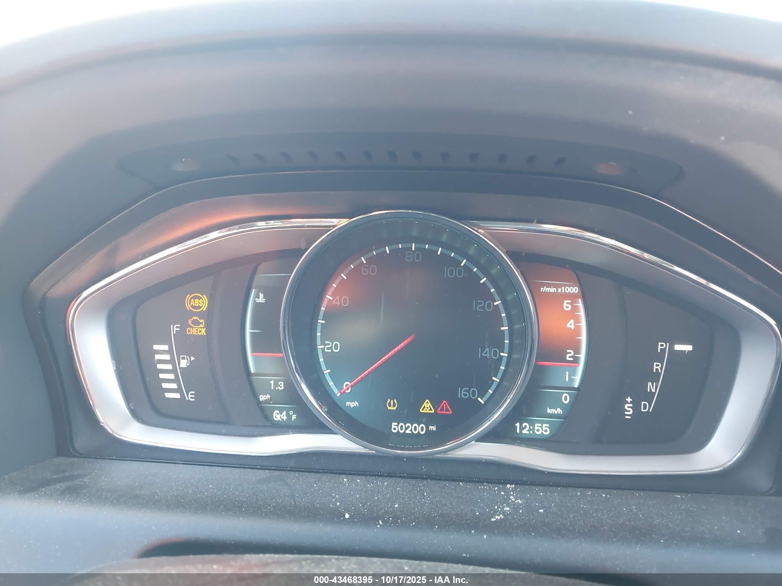 VOLVO XC60 image 7