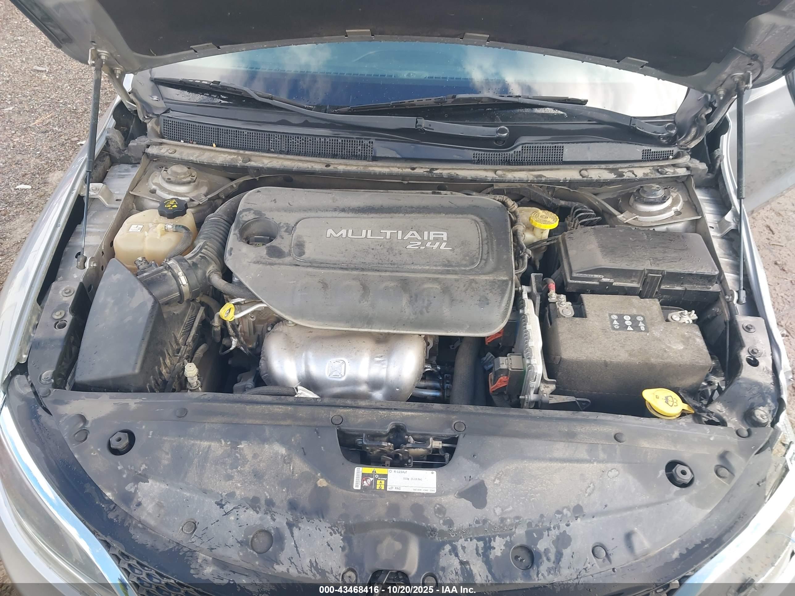 CHRYSLER 200 image 10