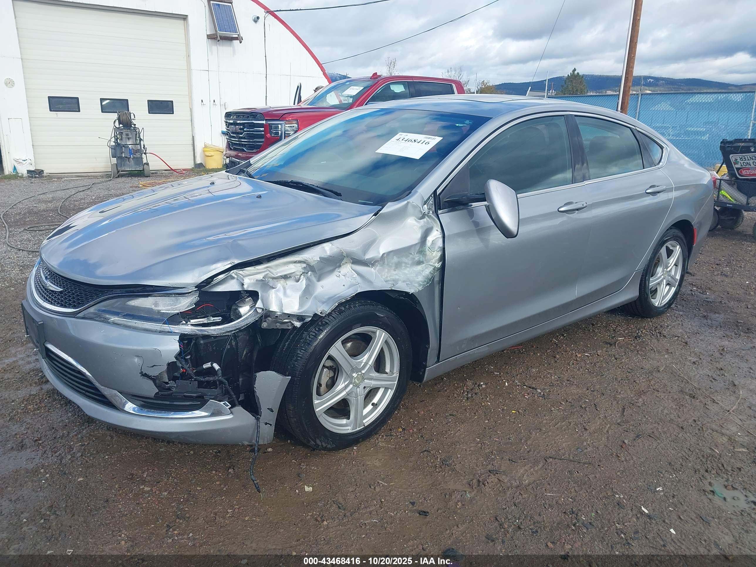 CHRYSLER 200 image 2