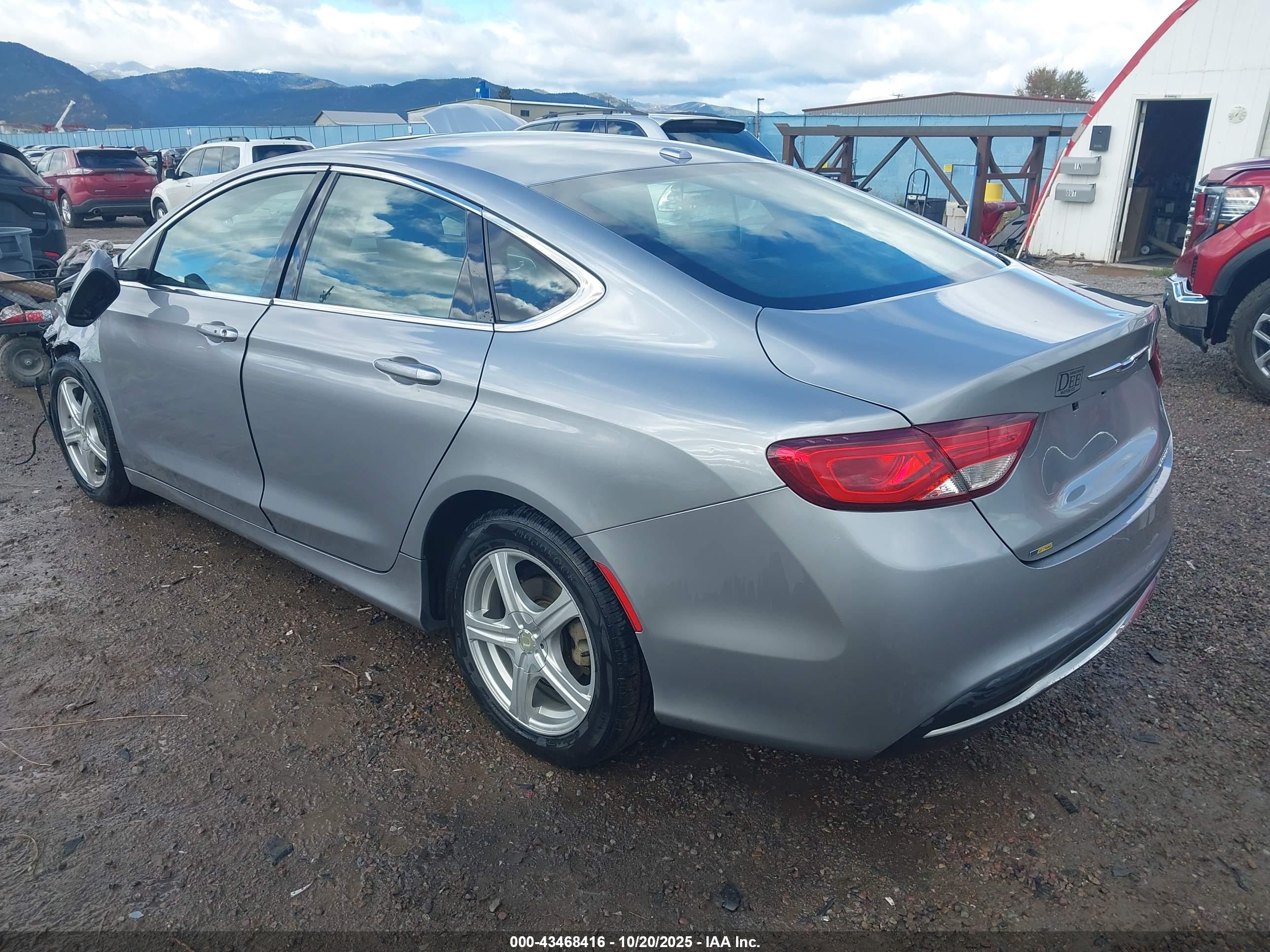 CHRYSLER 200 image 3