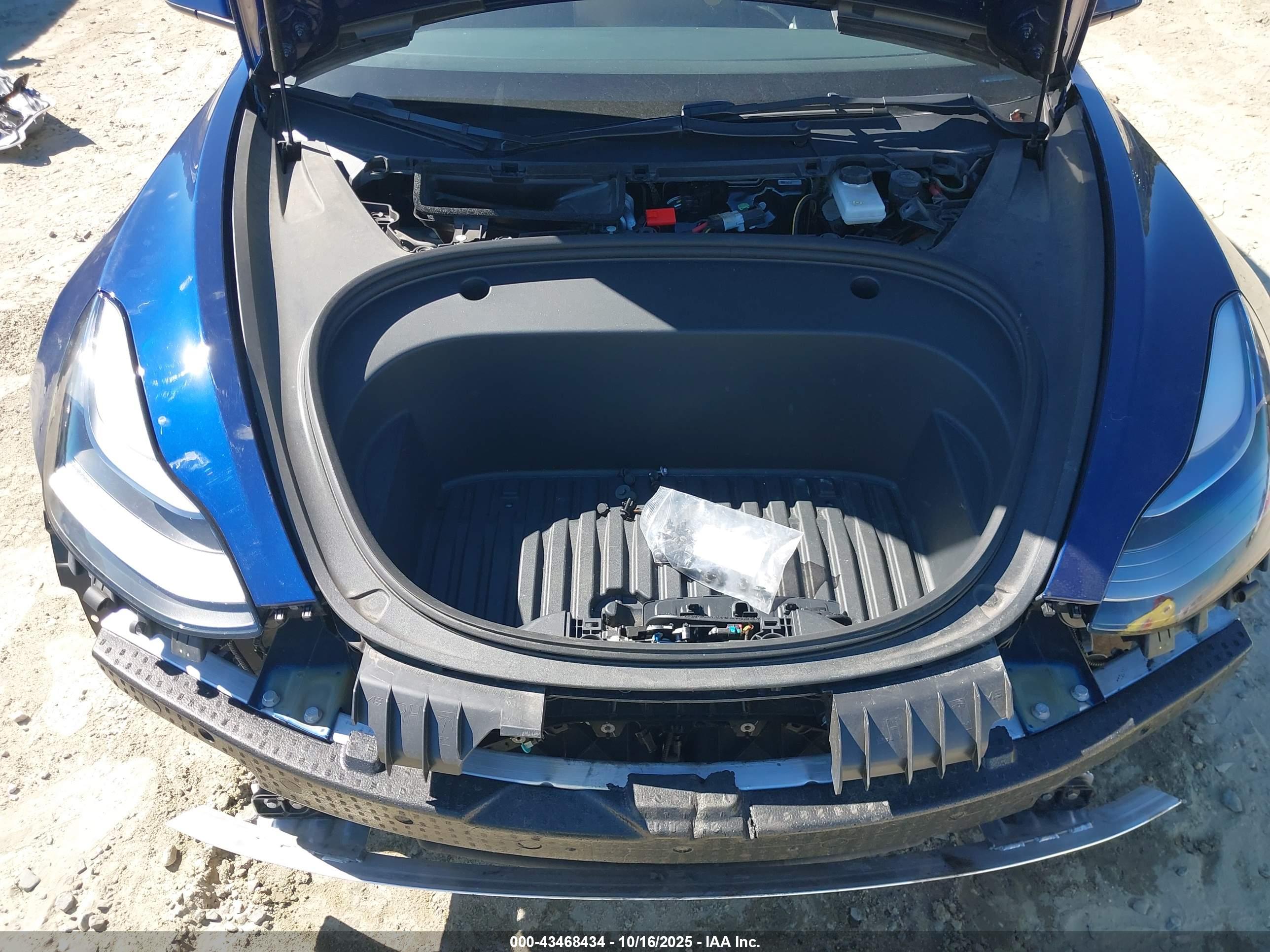TESLA MODEL image 10
