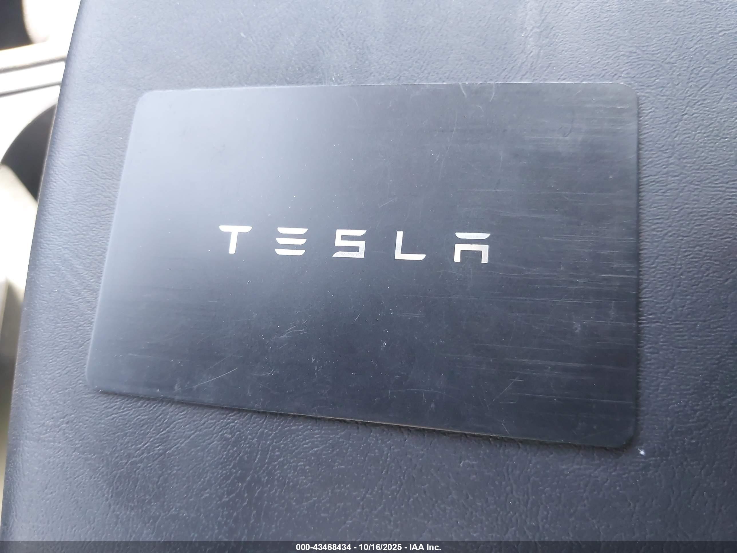 TESLA MODEL image 11
