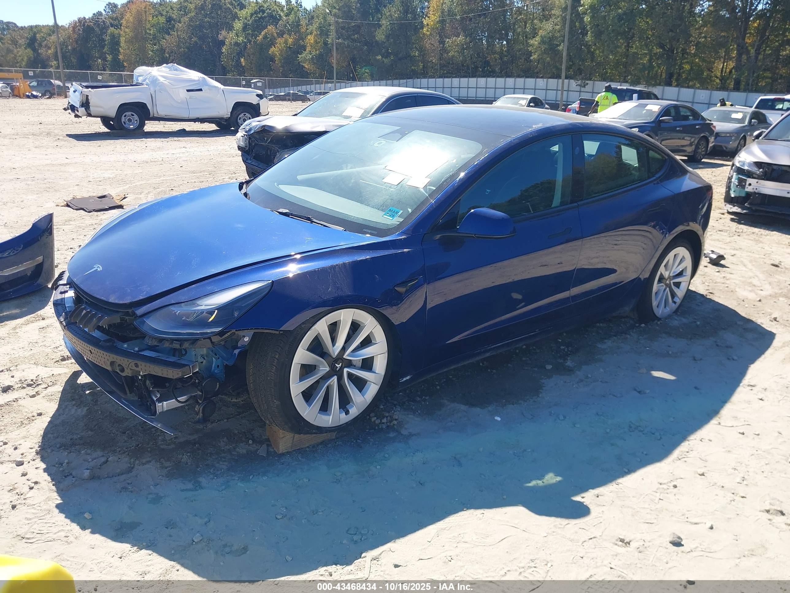 TESLA MODEL image 2