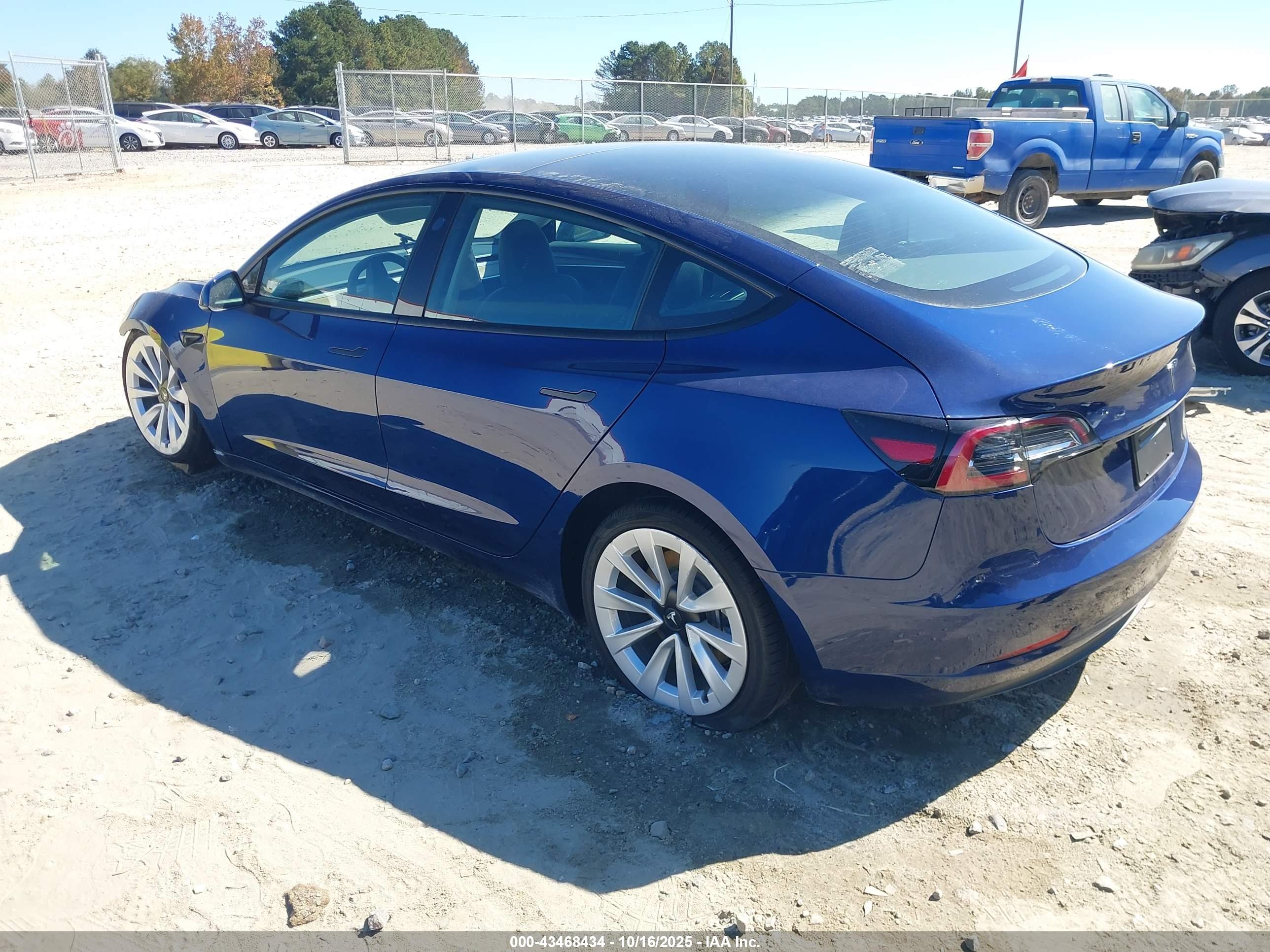 TESLA MODEL image 3