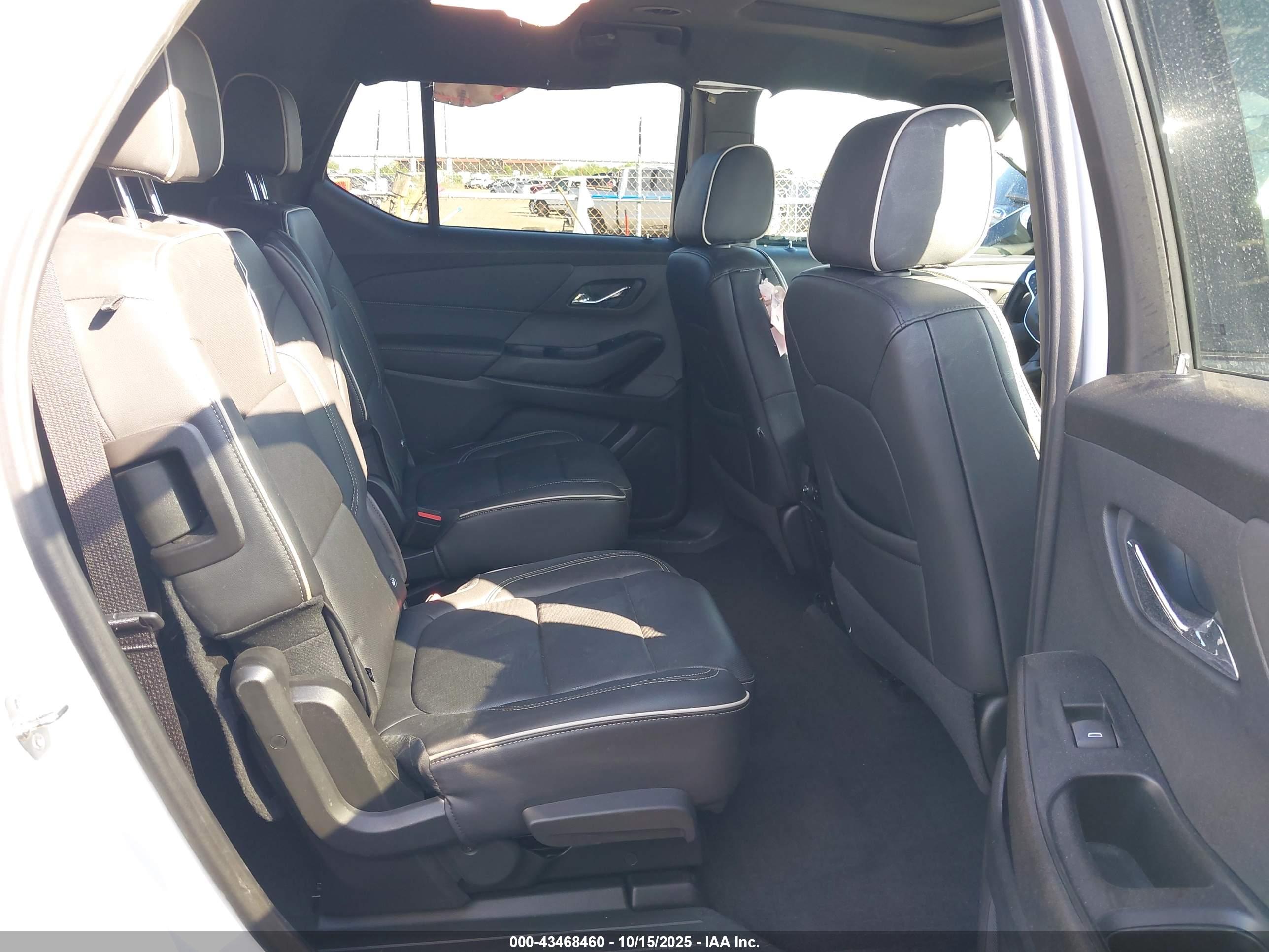 CHEVROLET TRAVERSE image 8