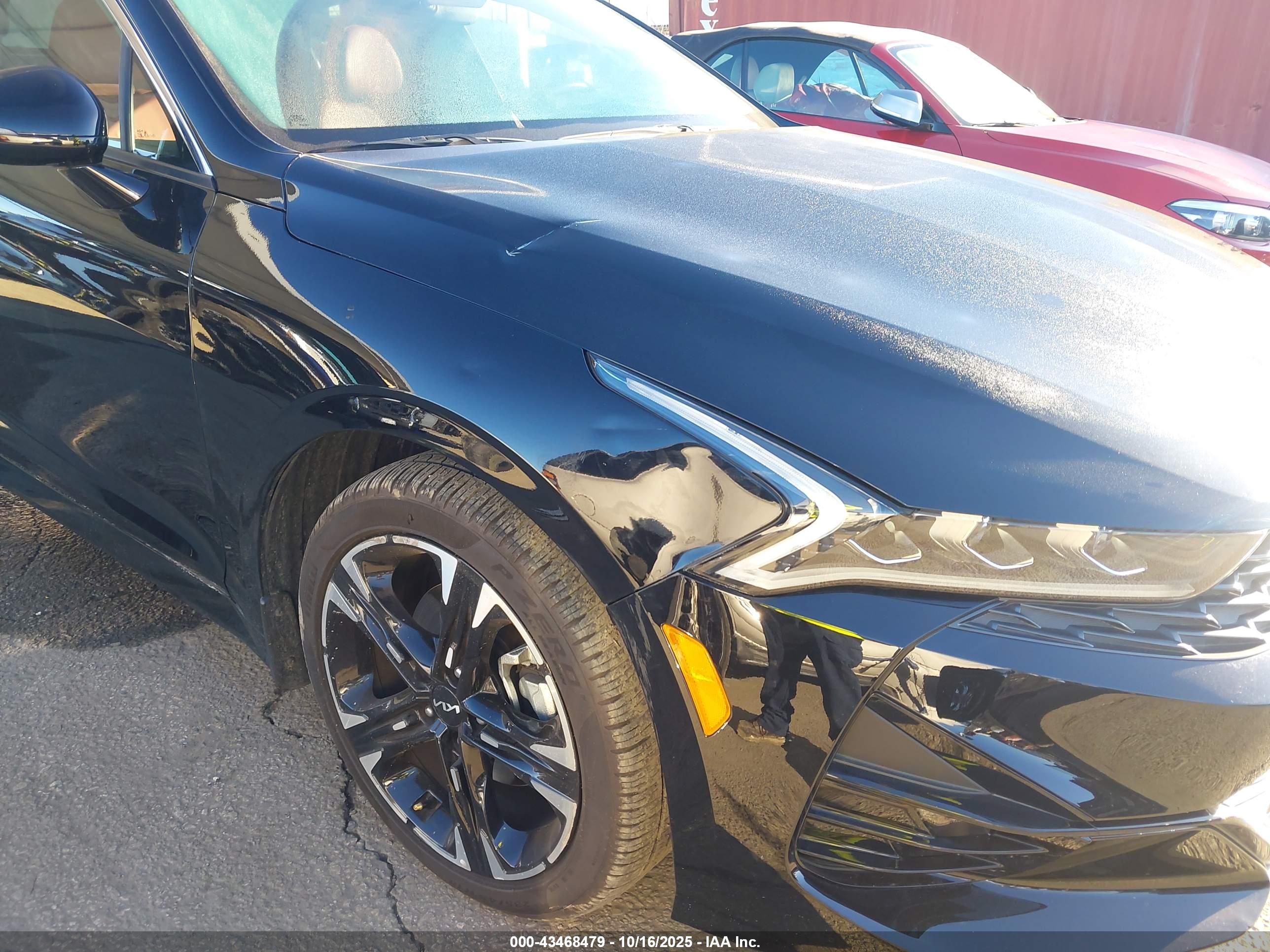 KIA K5 image 6
