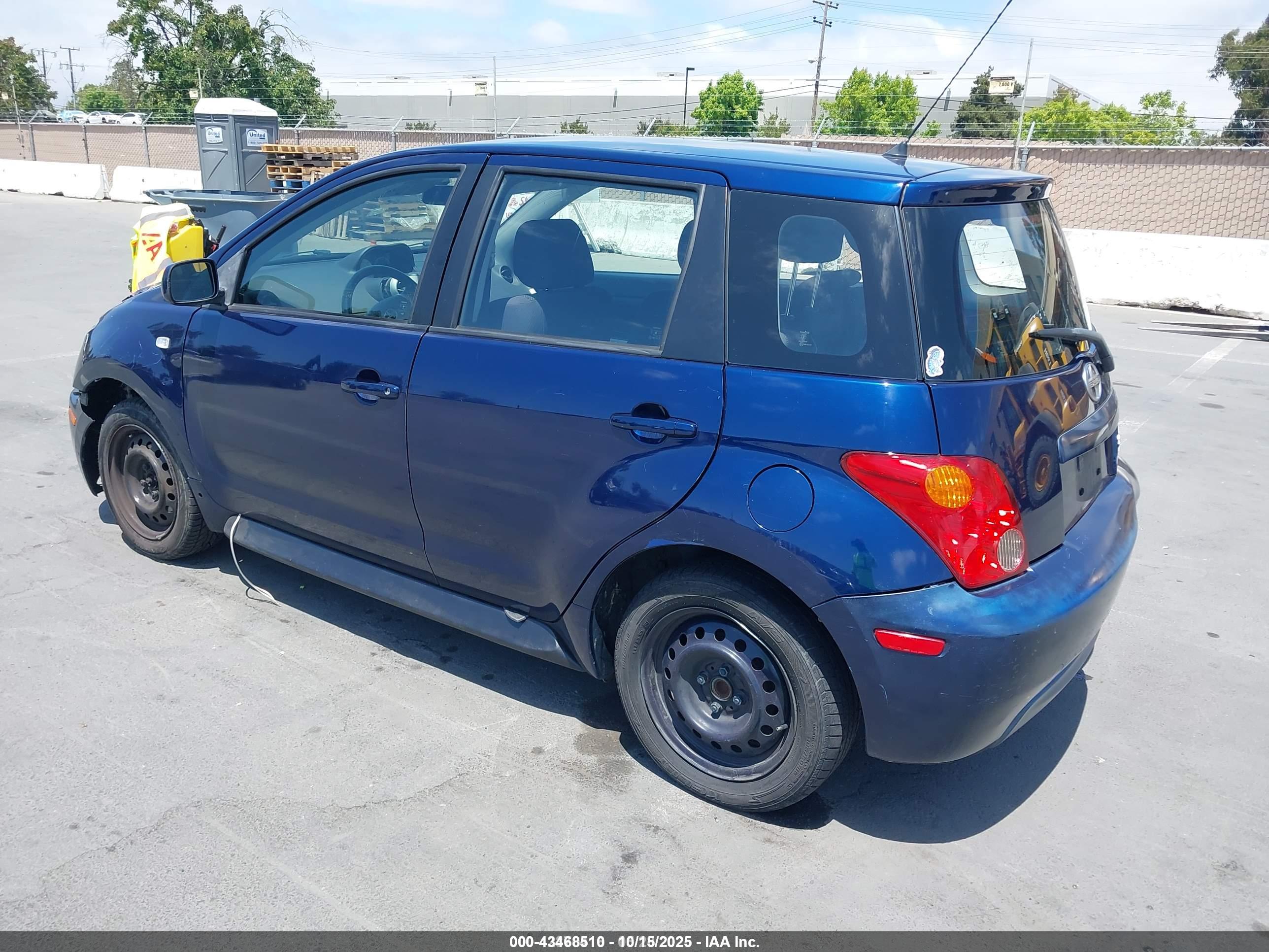 SCION XA image 3