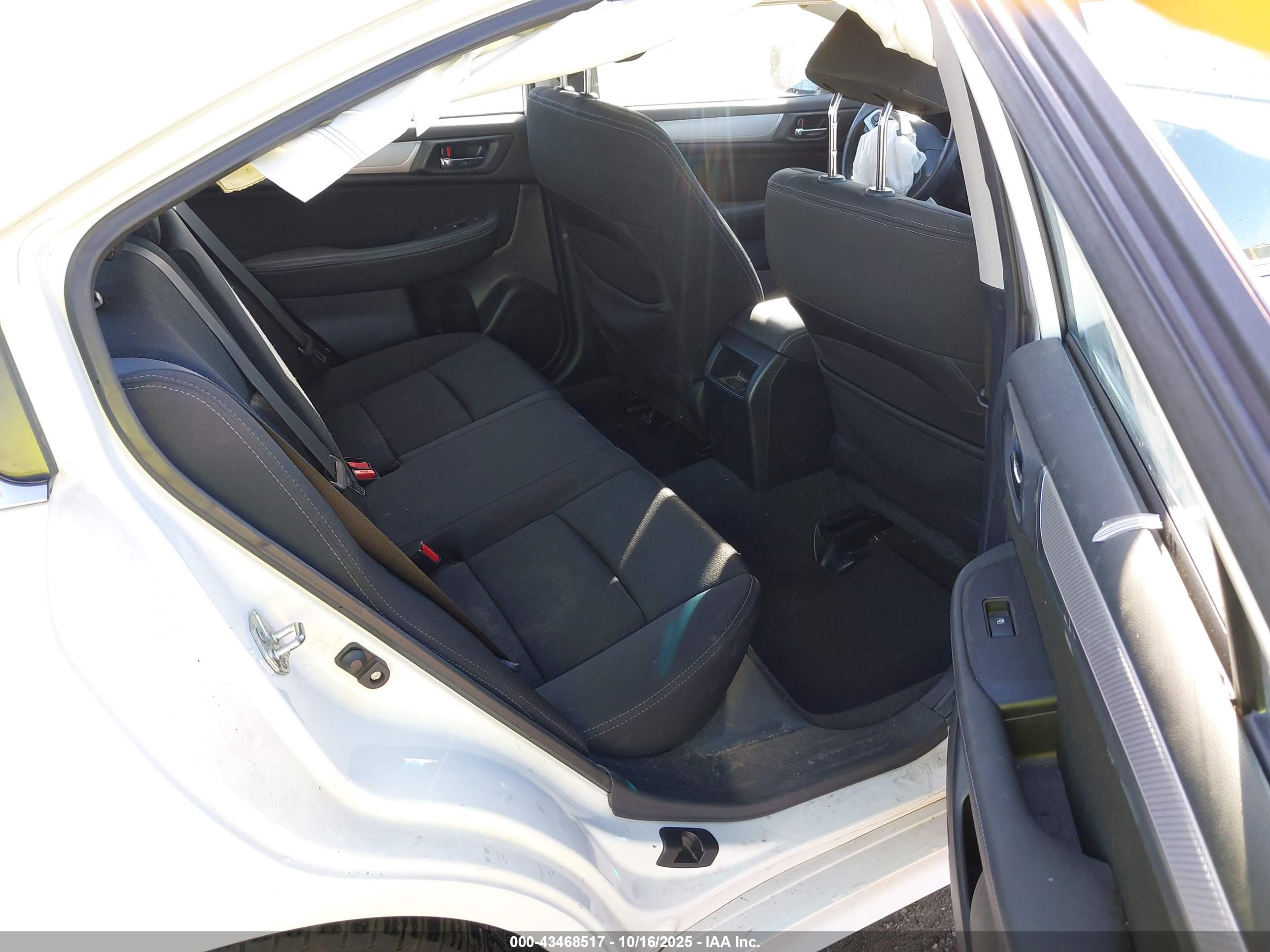 SUBARU LEGACY image 8