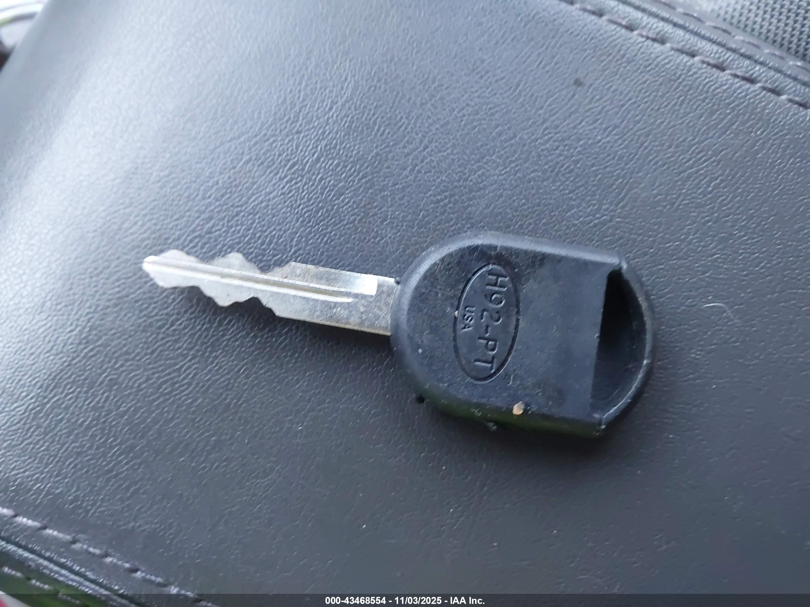 FORD FUSION image 11