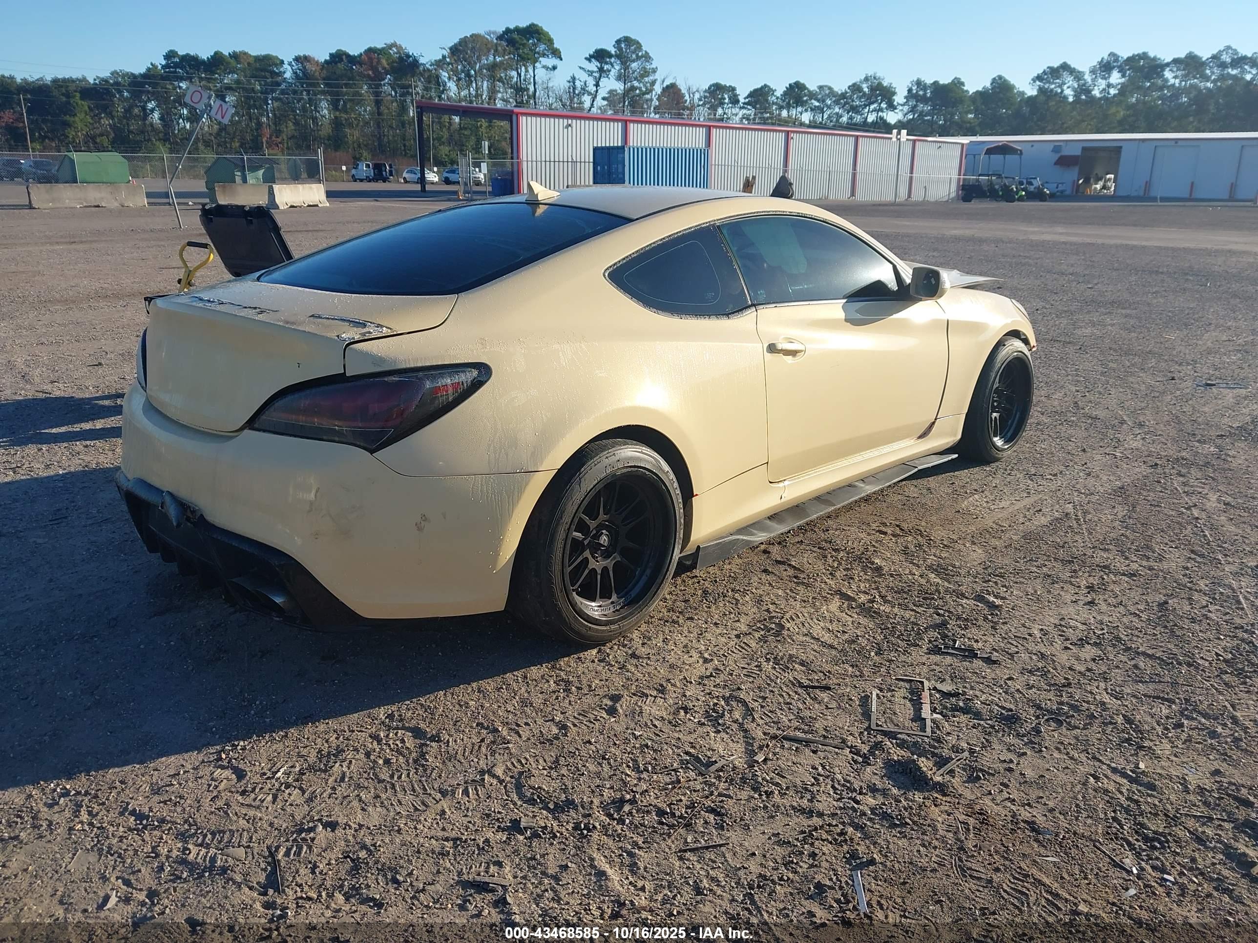 HYUNDAI GENESIS image 4