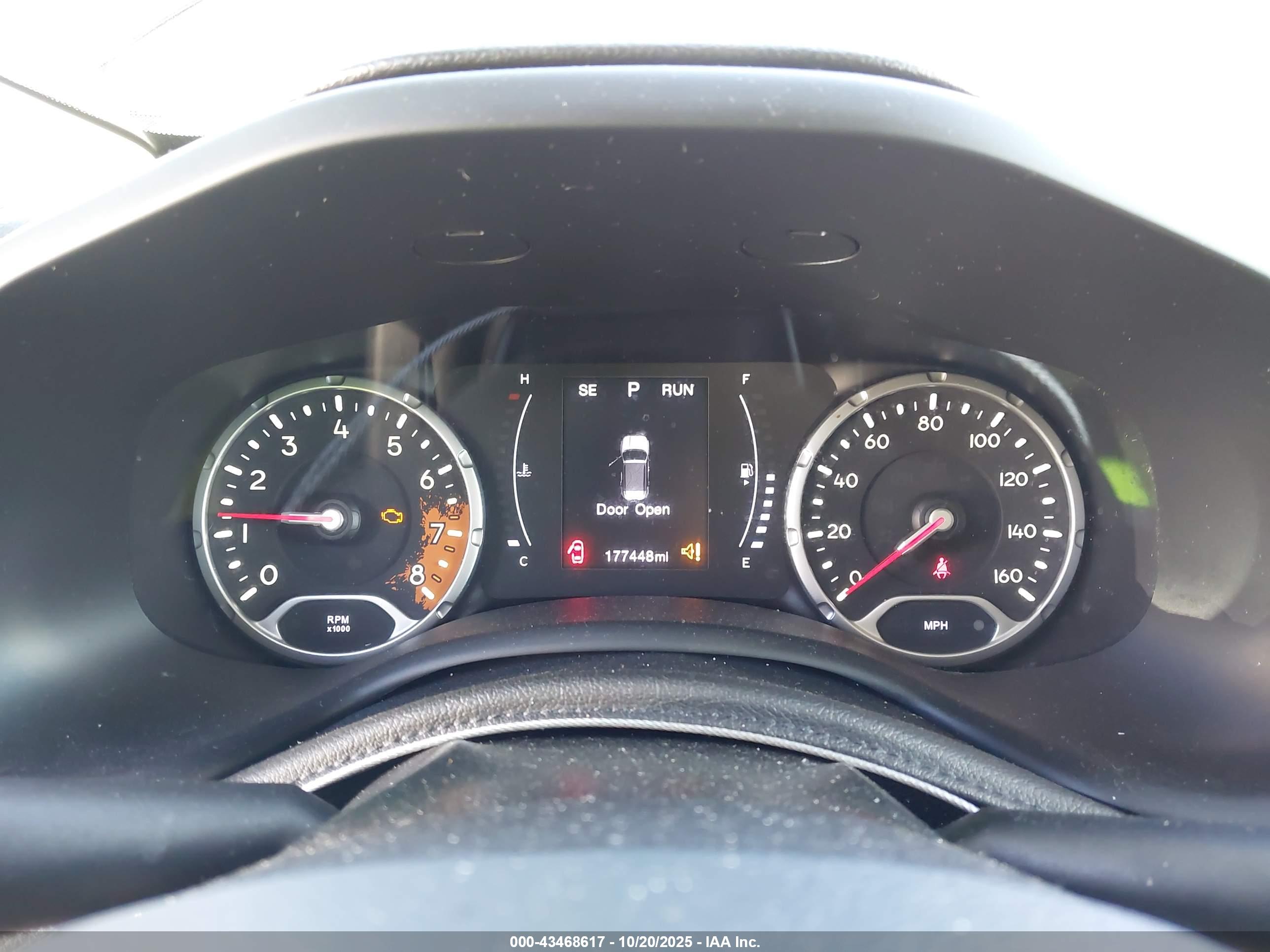 JEEP RENEGADE image 7