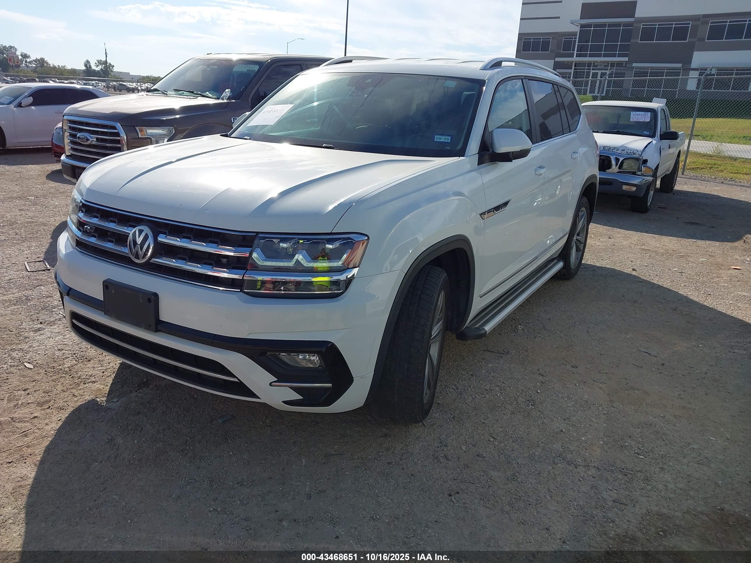VOLKSWAGEN ATLAS image 2