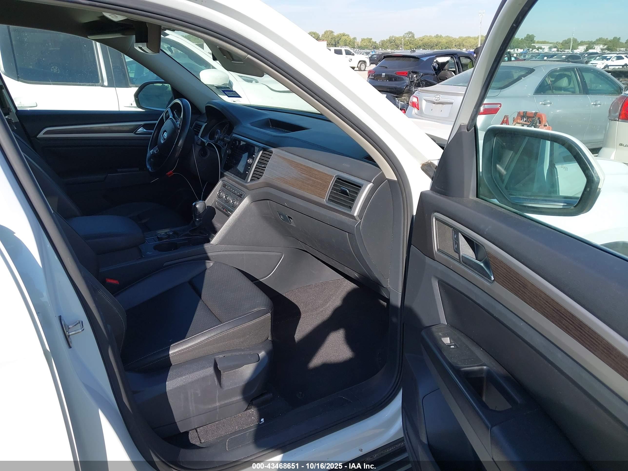 VOLKSWAGEN ATLAS image 5