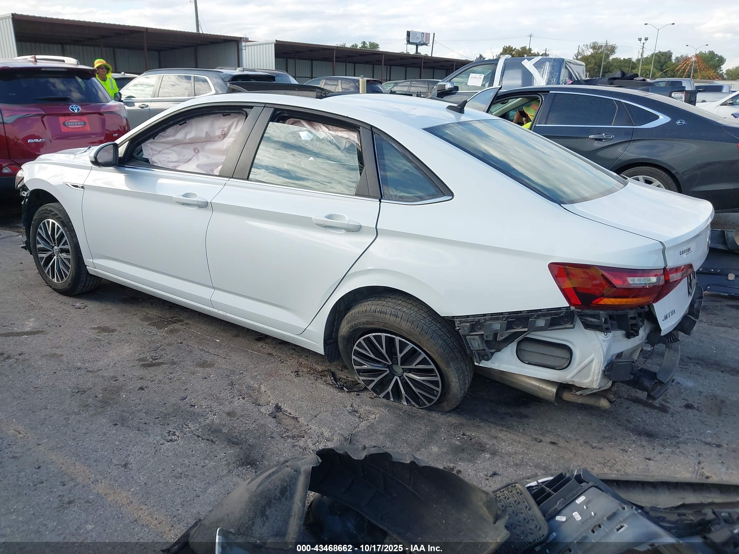 VOLKSWAGEN JETTA image 3