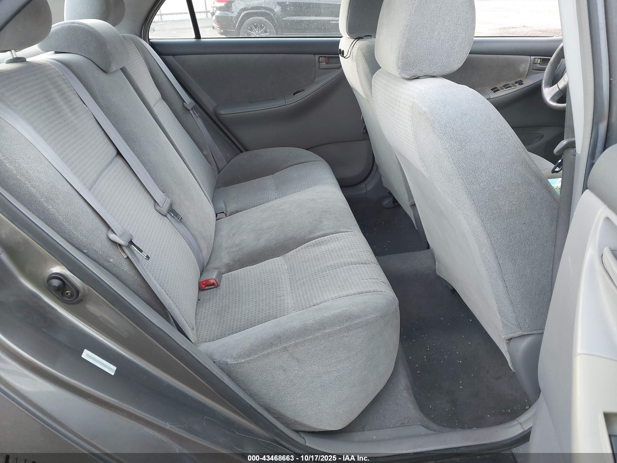 TOYOTA COROLLA image 8