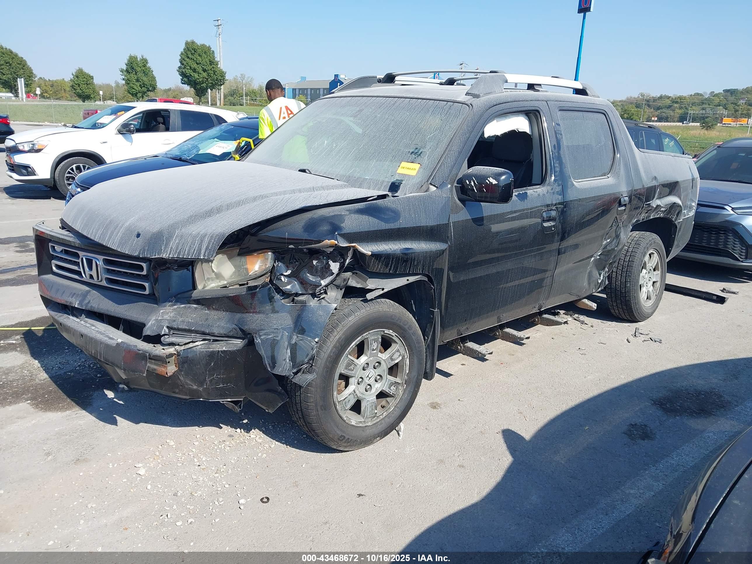 HONDA RIDGELINE image 2