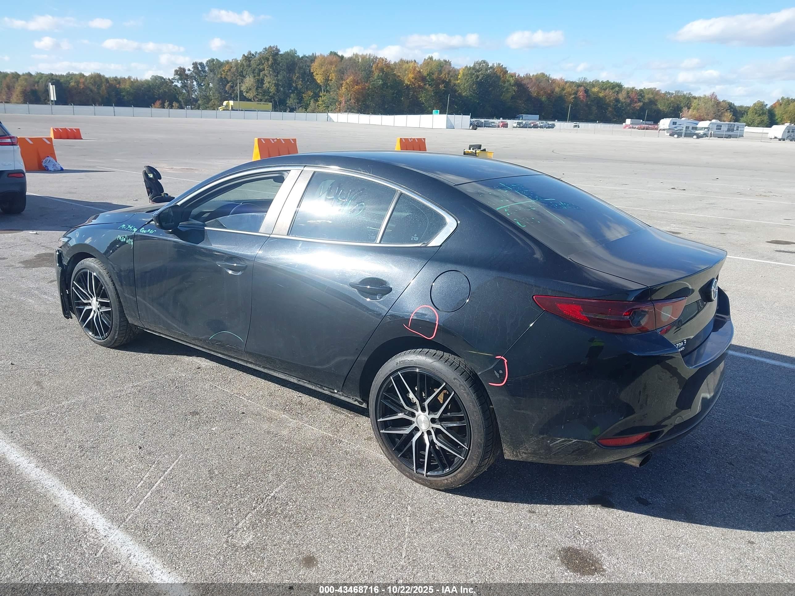 MAZDA MAZDA3 image 3