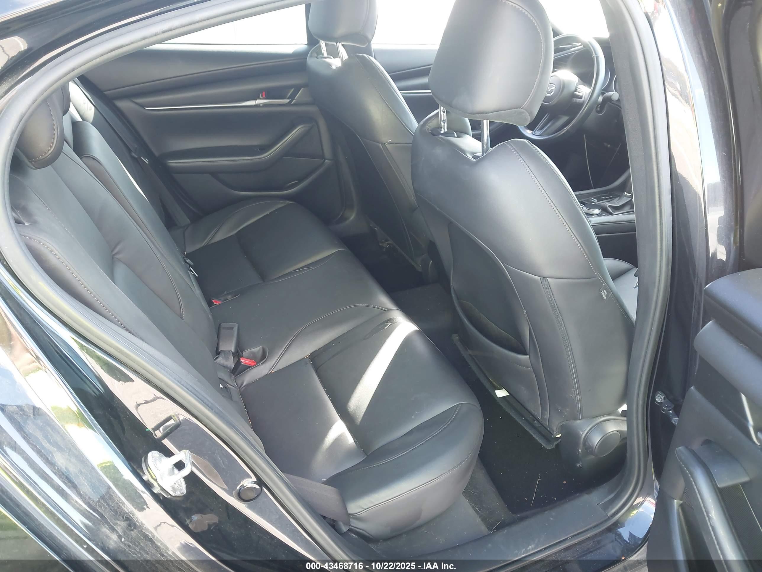 MAZDA MAZDA3 image 8