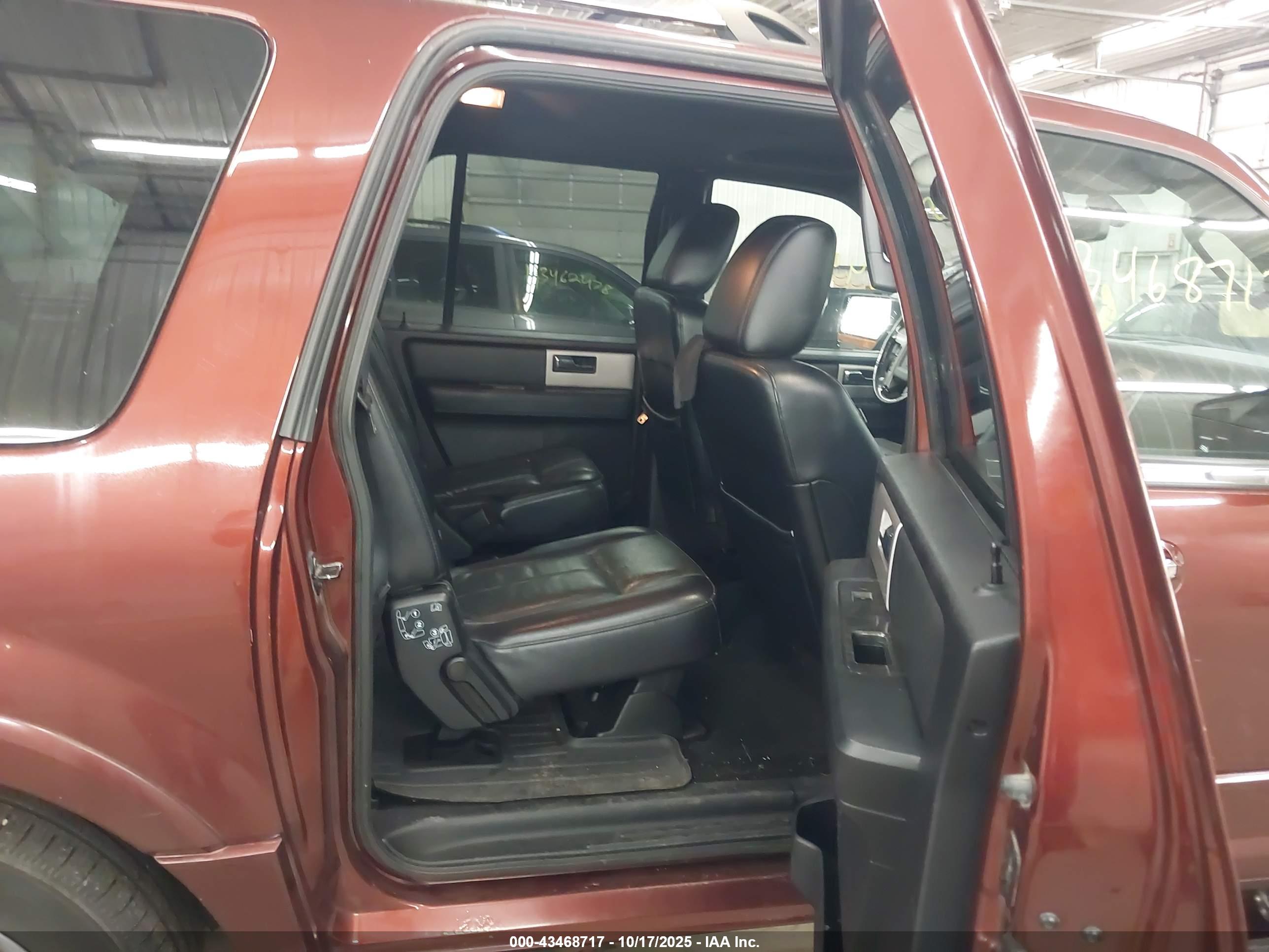 FORD EXPEDITION image 8