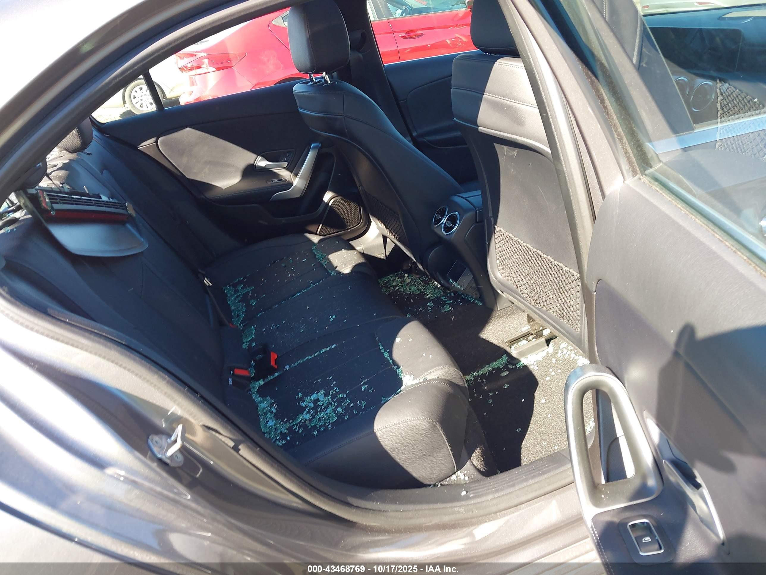 MERCEDES-BENZ A image 8