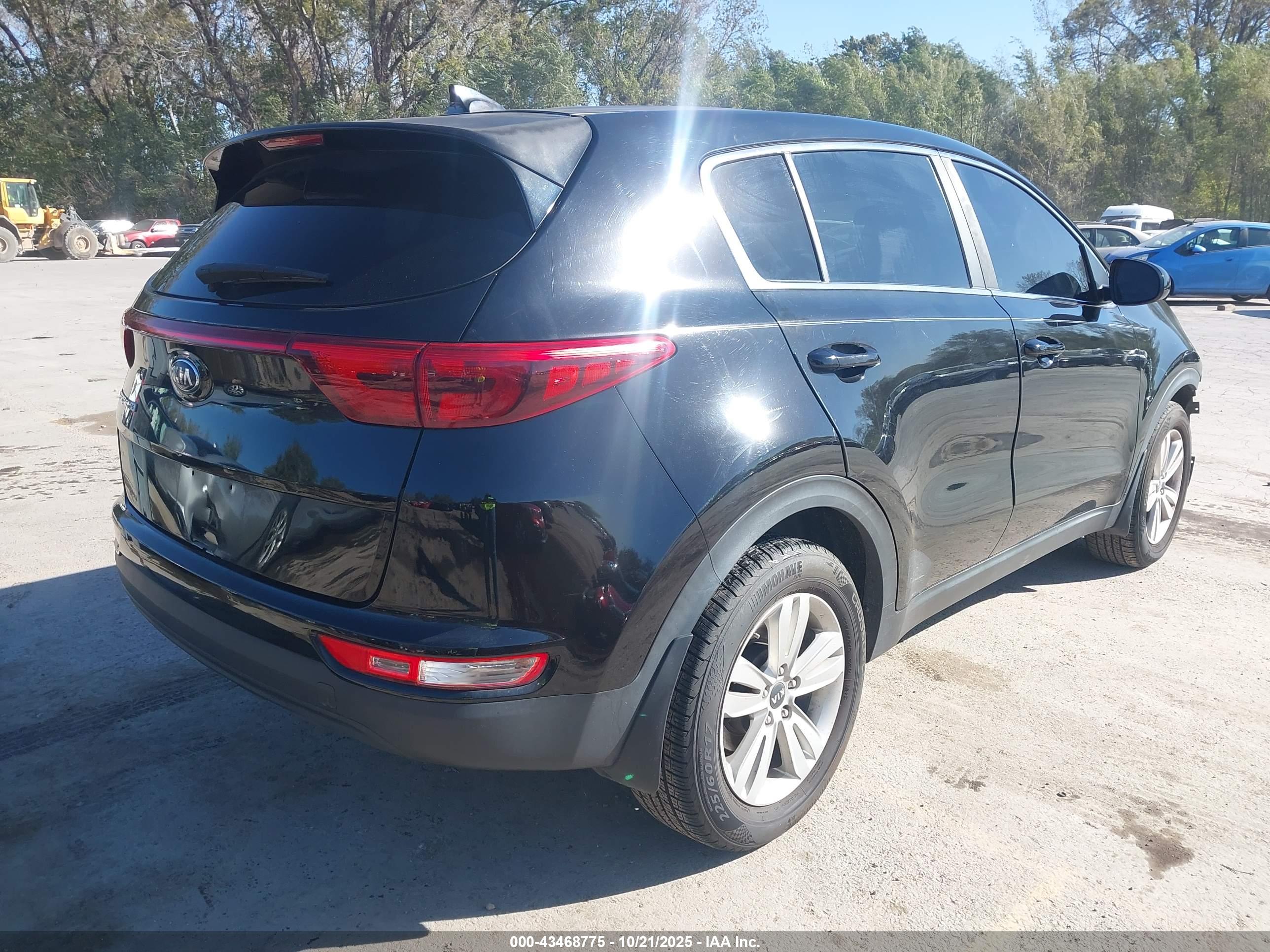 KIA SPORTAGE image 4