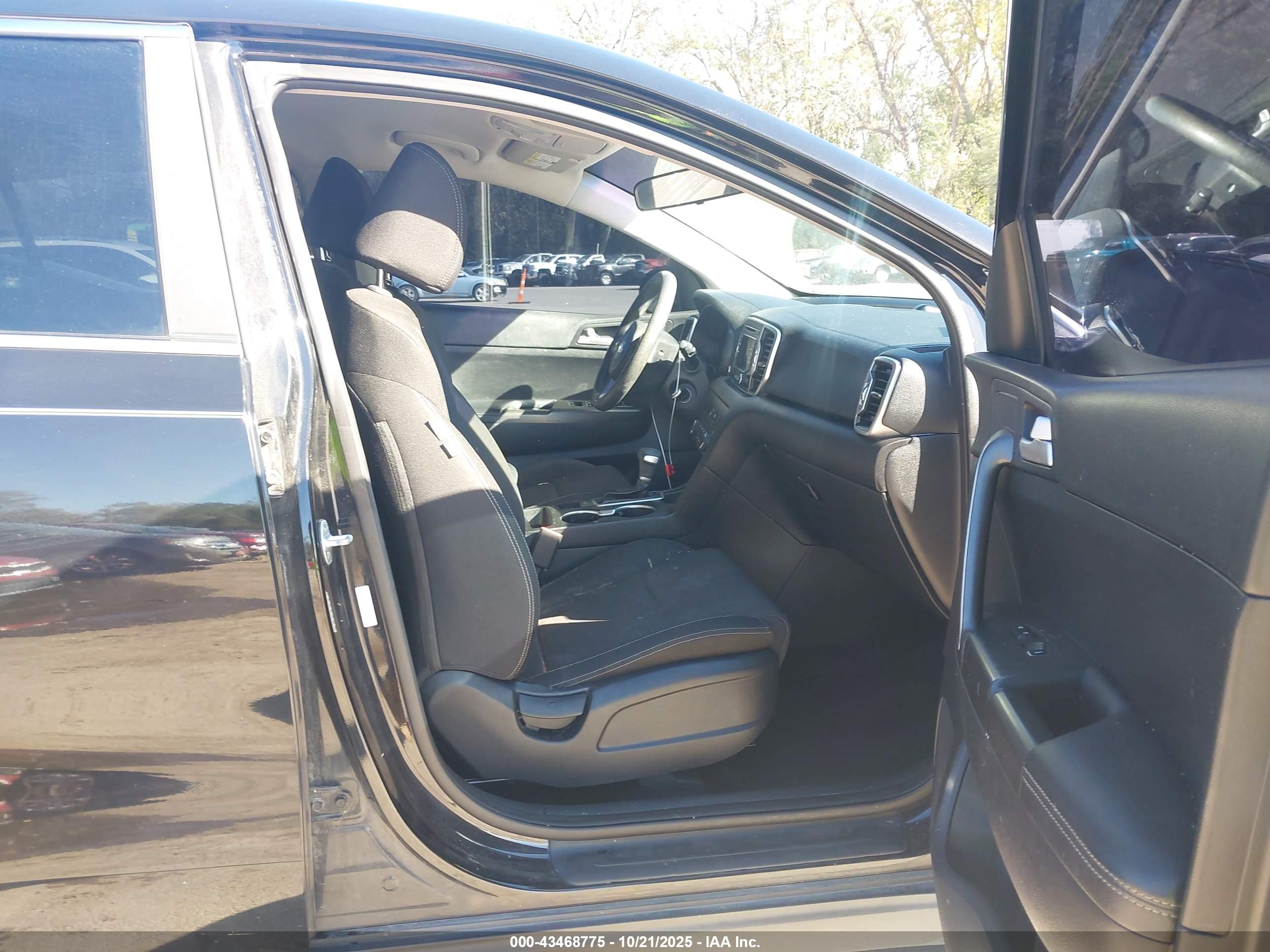 KIA SPORTAGE image 5
