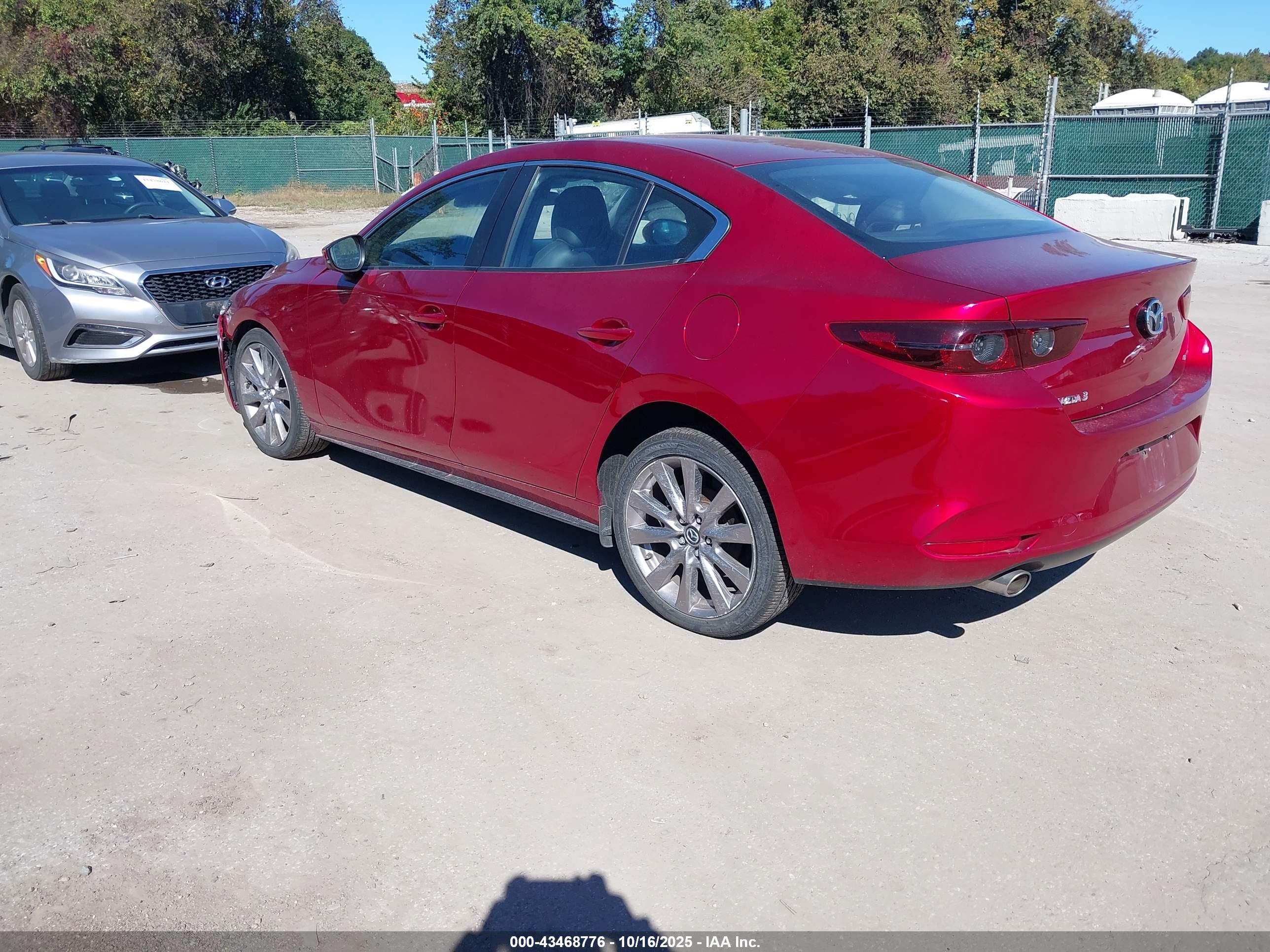 MAZDA MAZDA3 image 3