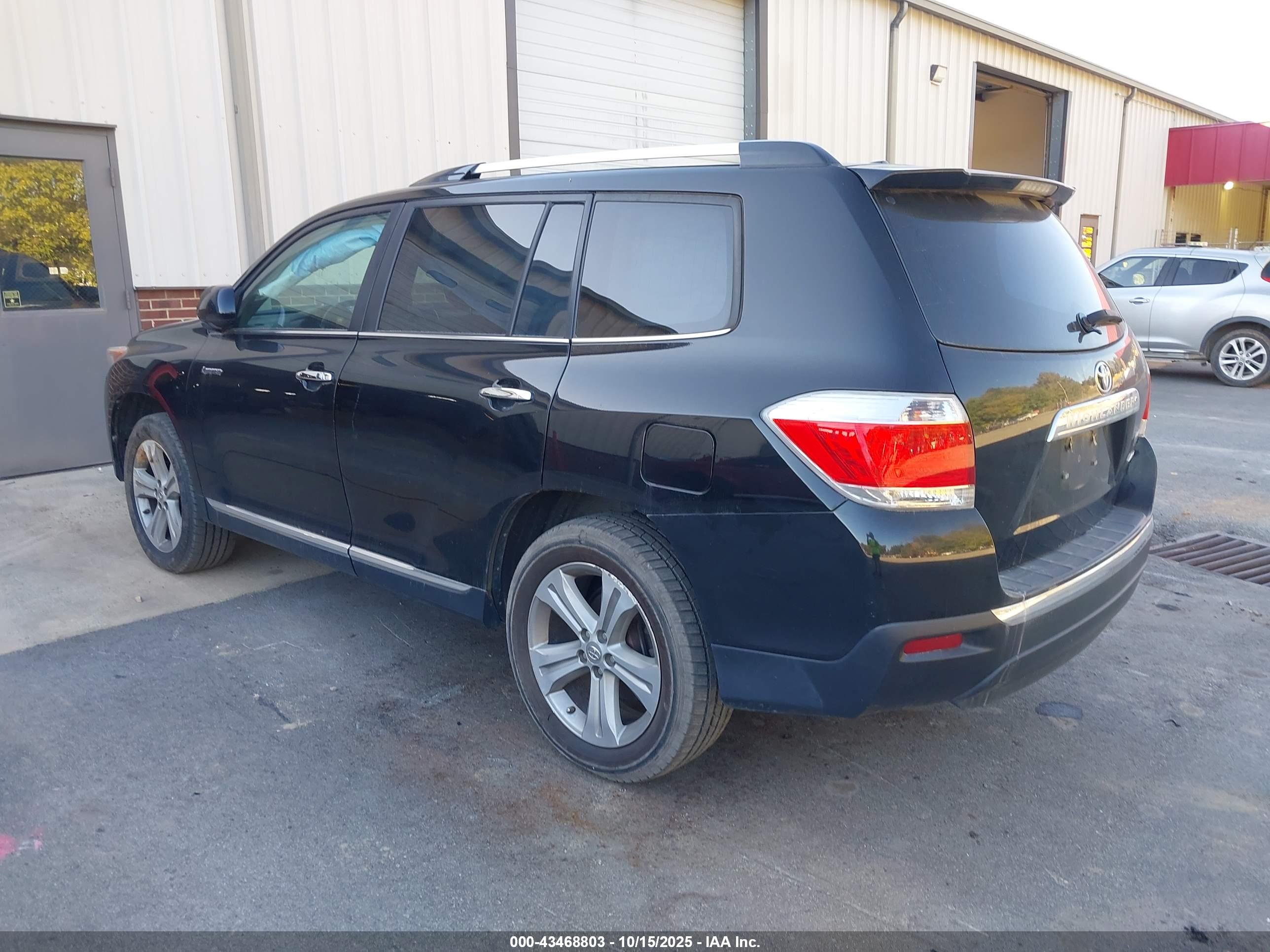 TOYOTA HIGHLANDER image 3