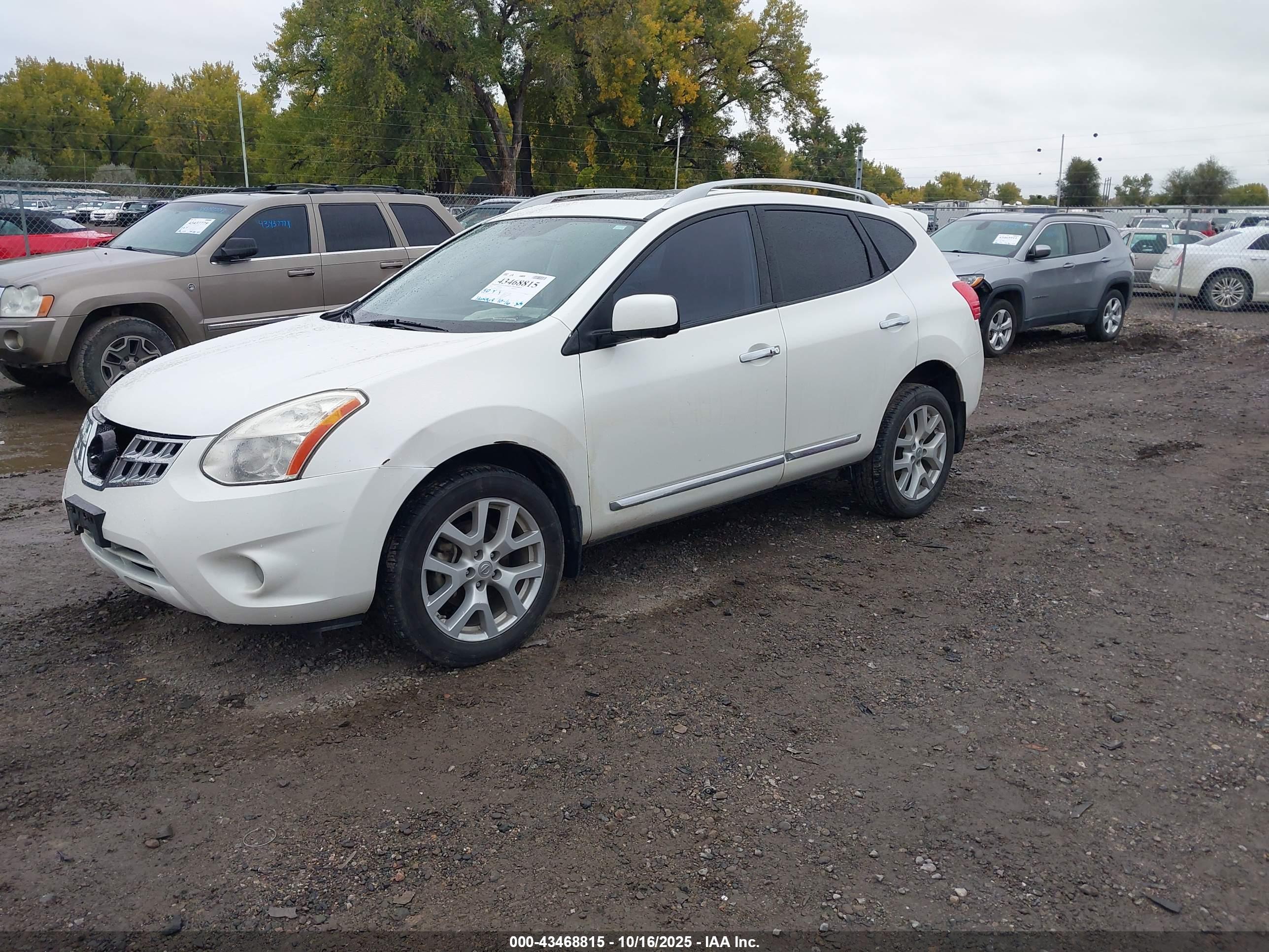 NISSAN ROGUE image 2
