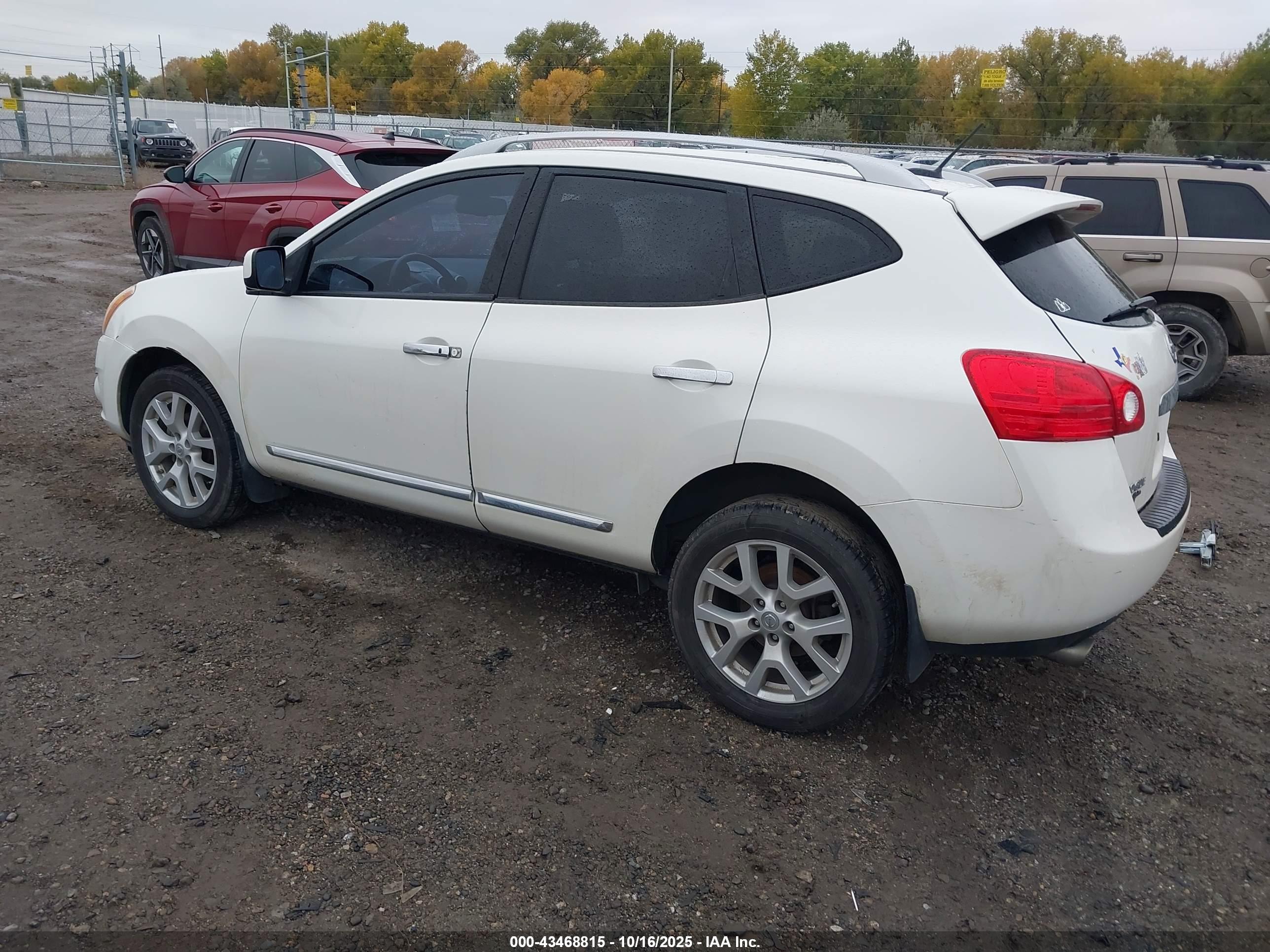 NISSAN ROGUE image 3