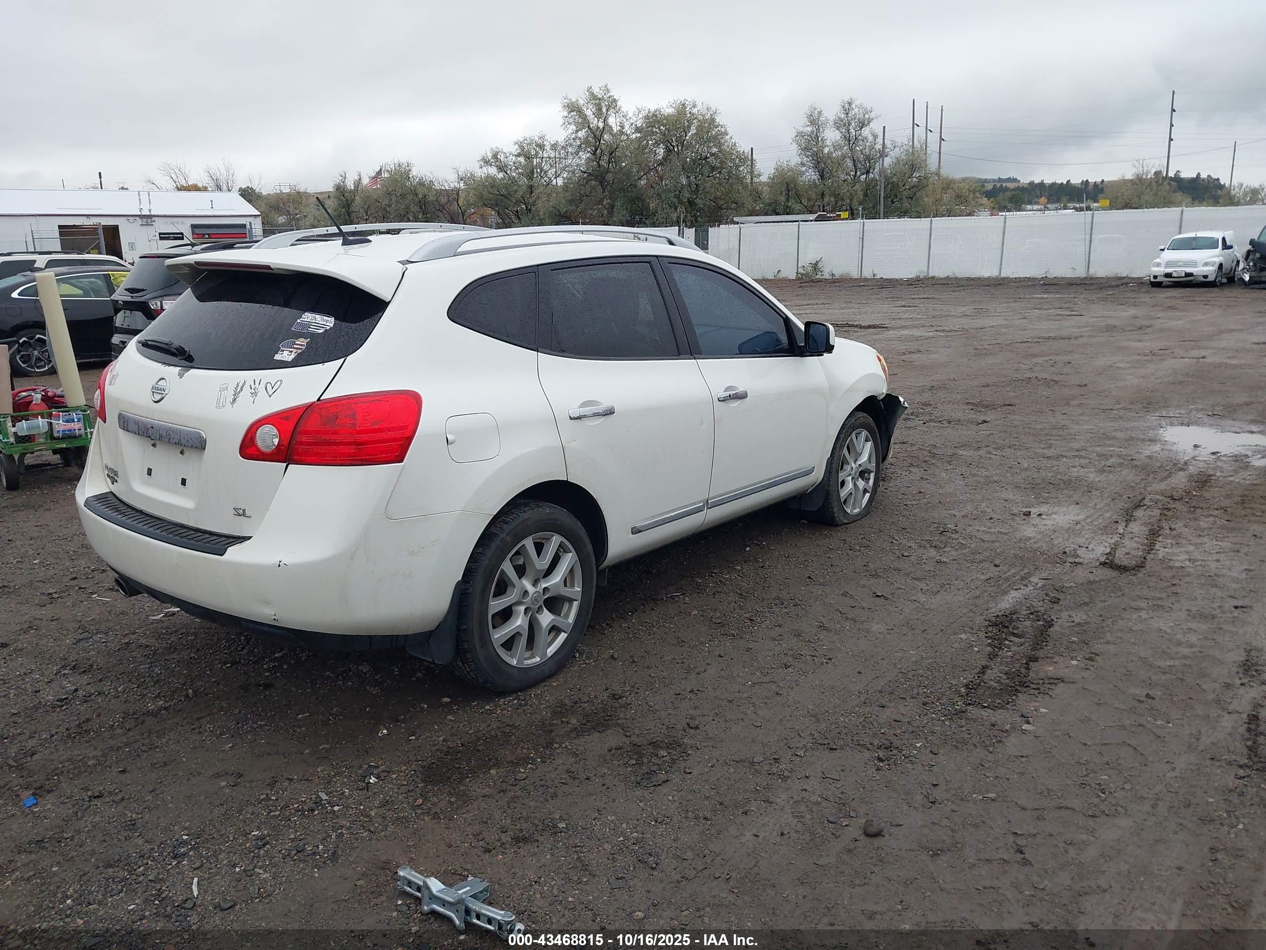 NISSAN ROGUE image 4