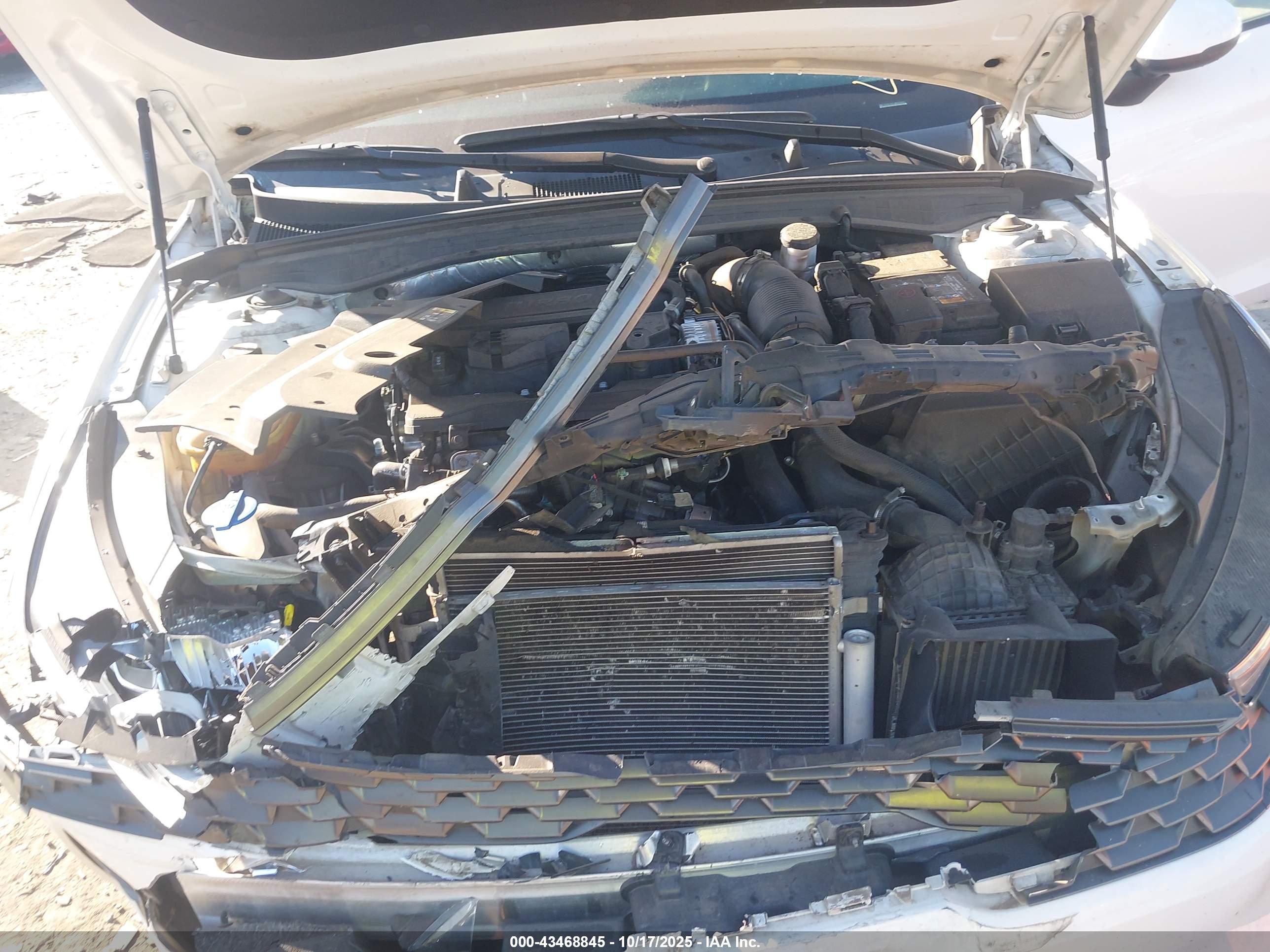 KIA K5 image 10