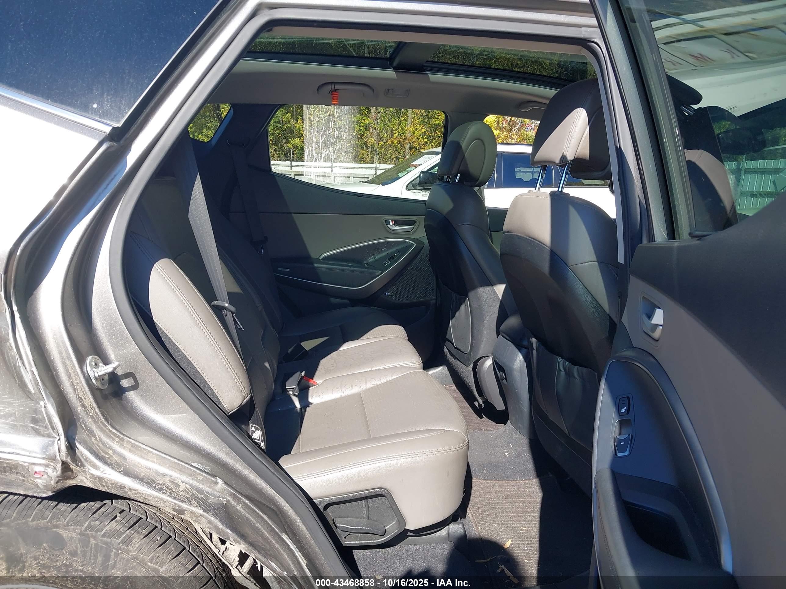 HYUNDAI SANTA image 8