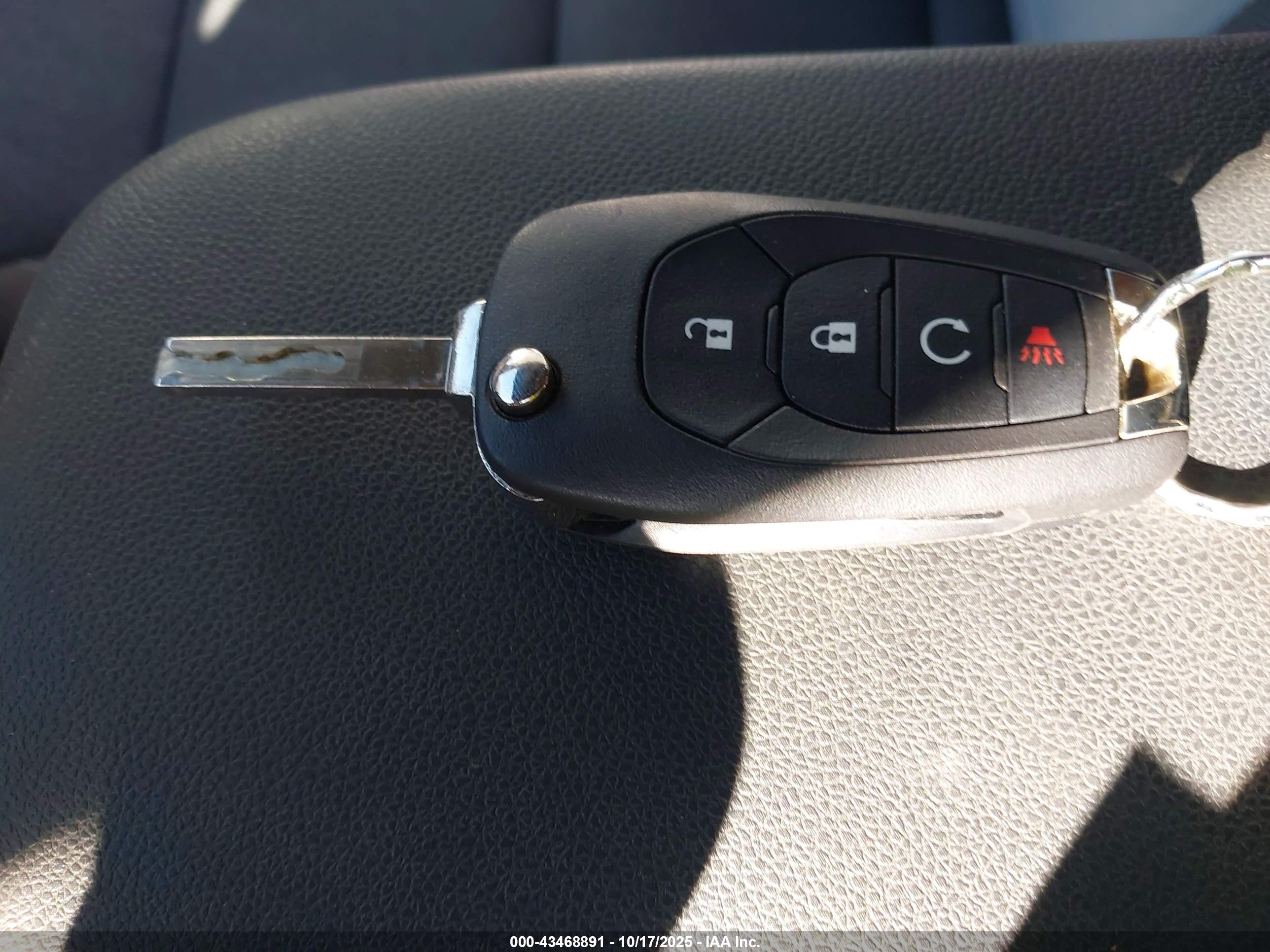 CHEVROLET TRAX image 11