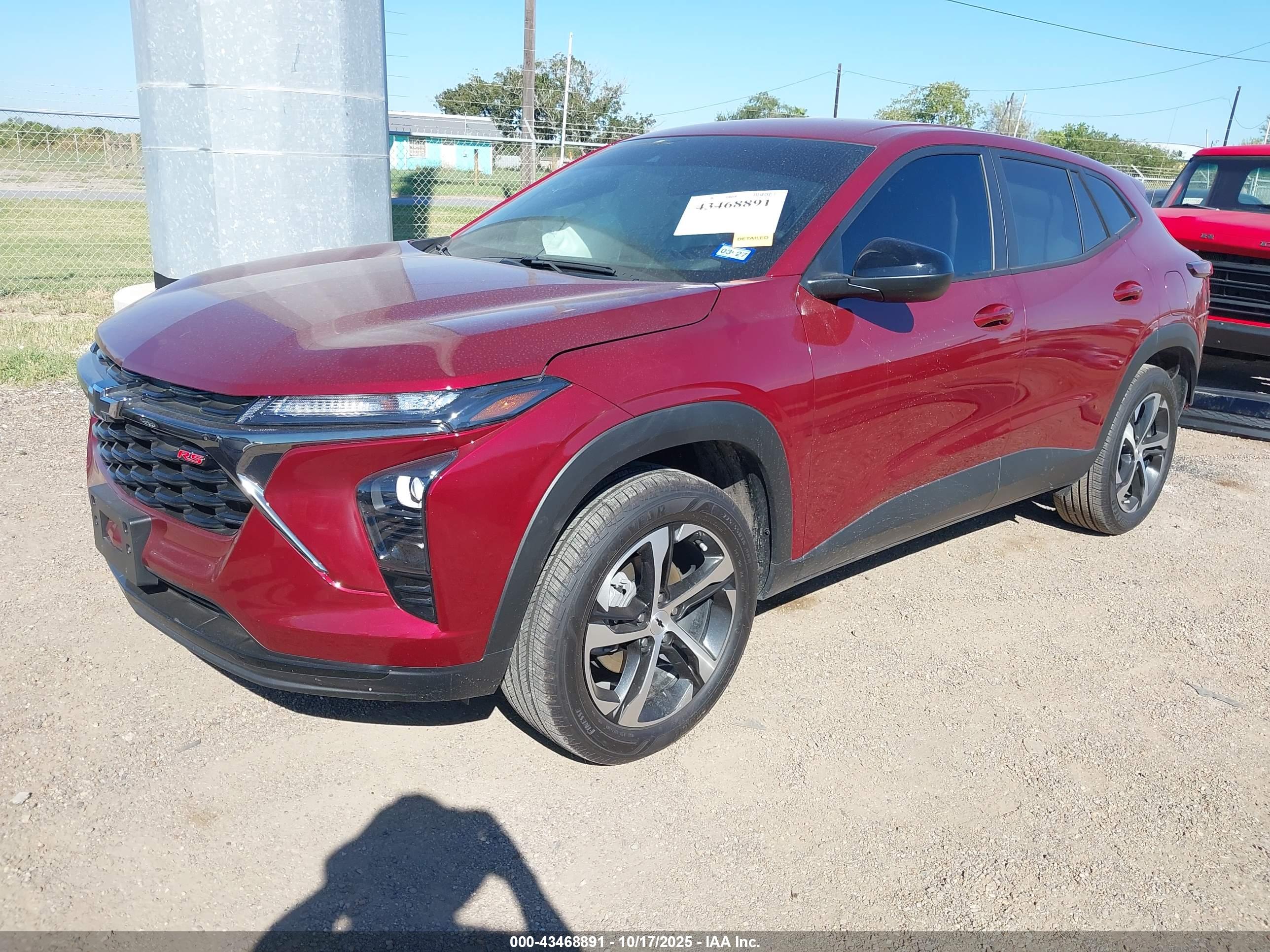 CHEVROLET TRAX image 2