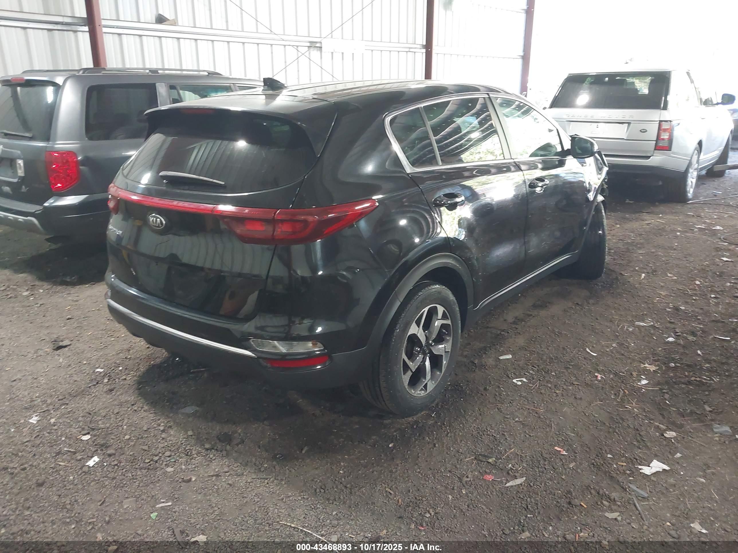 KIA SPORTAGE image 4