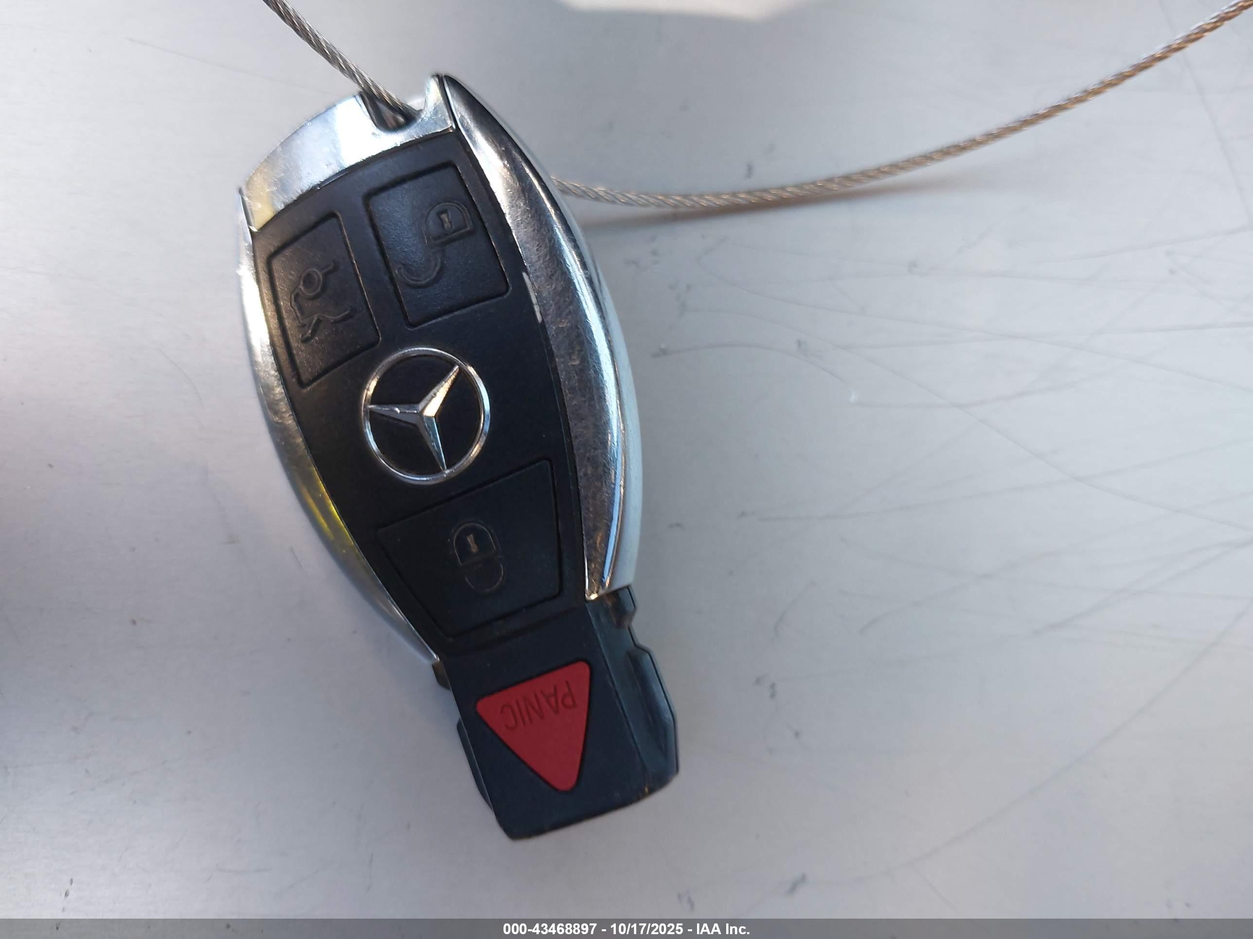 MERCEDES-BENZ E image 11