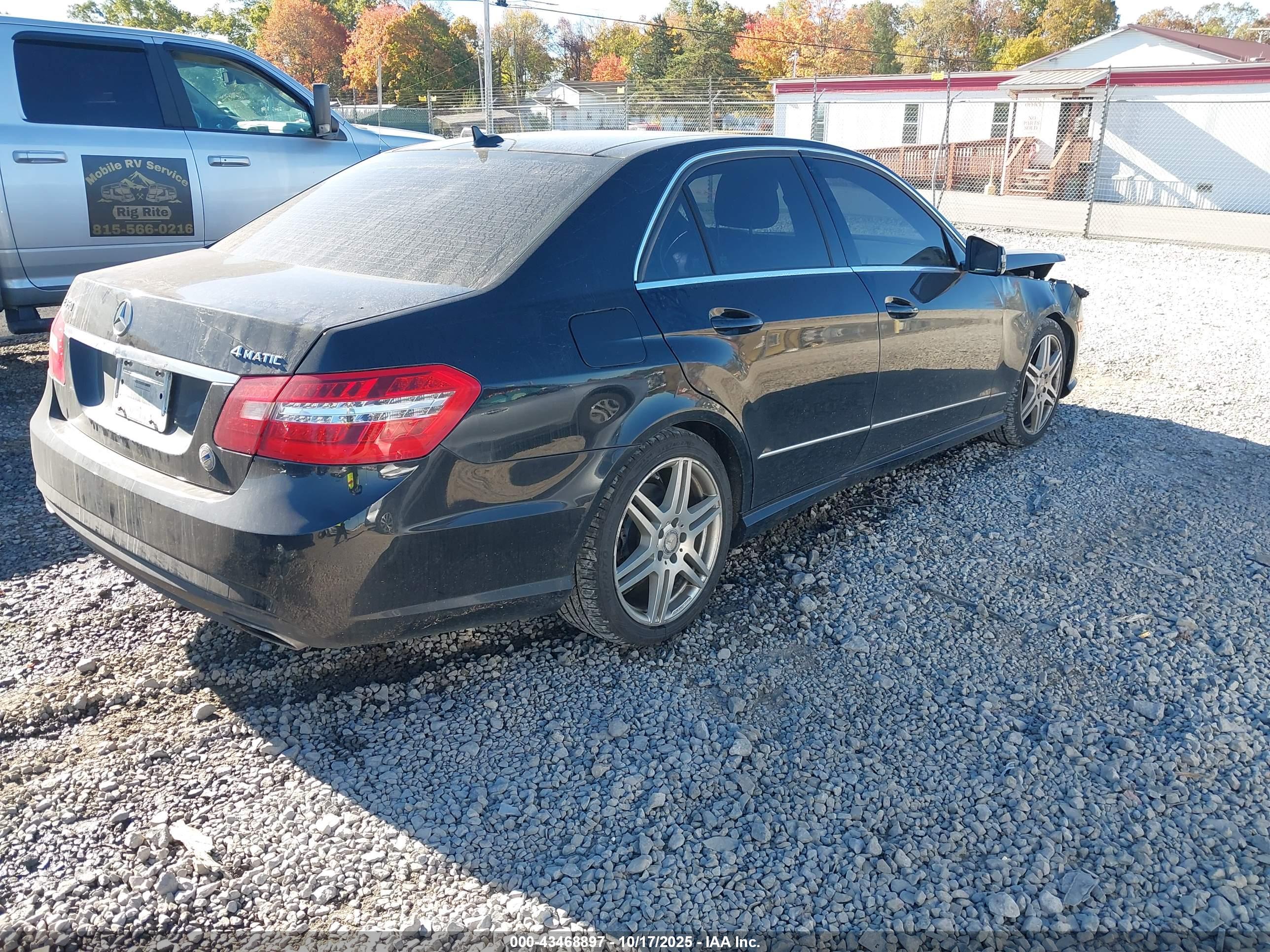 MERCEDES-BENZ E image 4
