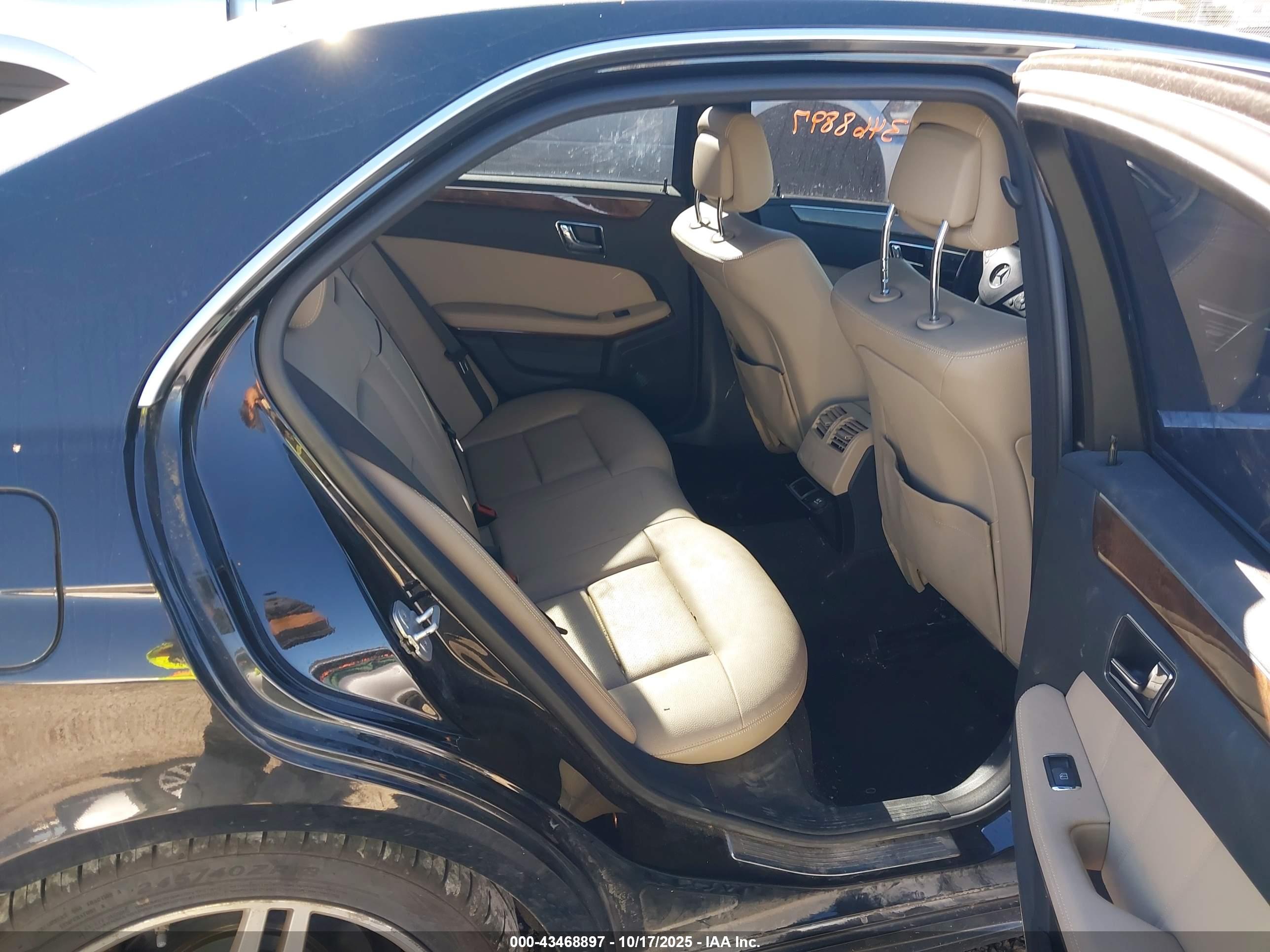 MERCEDES-BENZ E image 8
